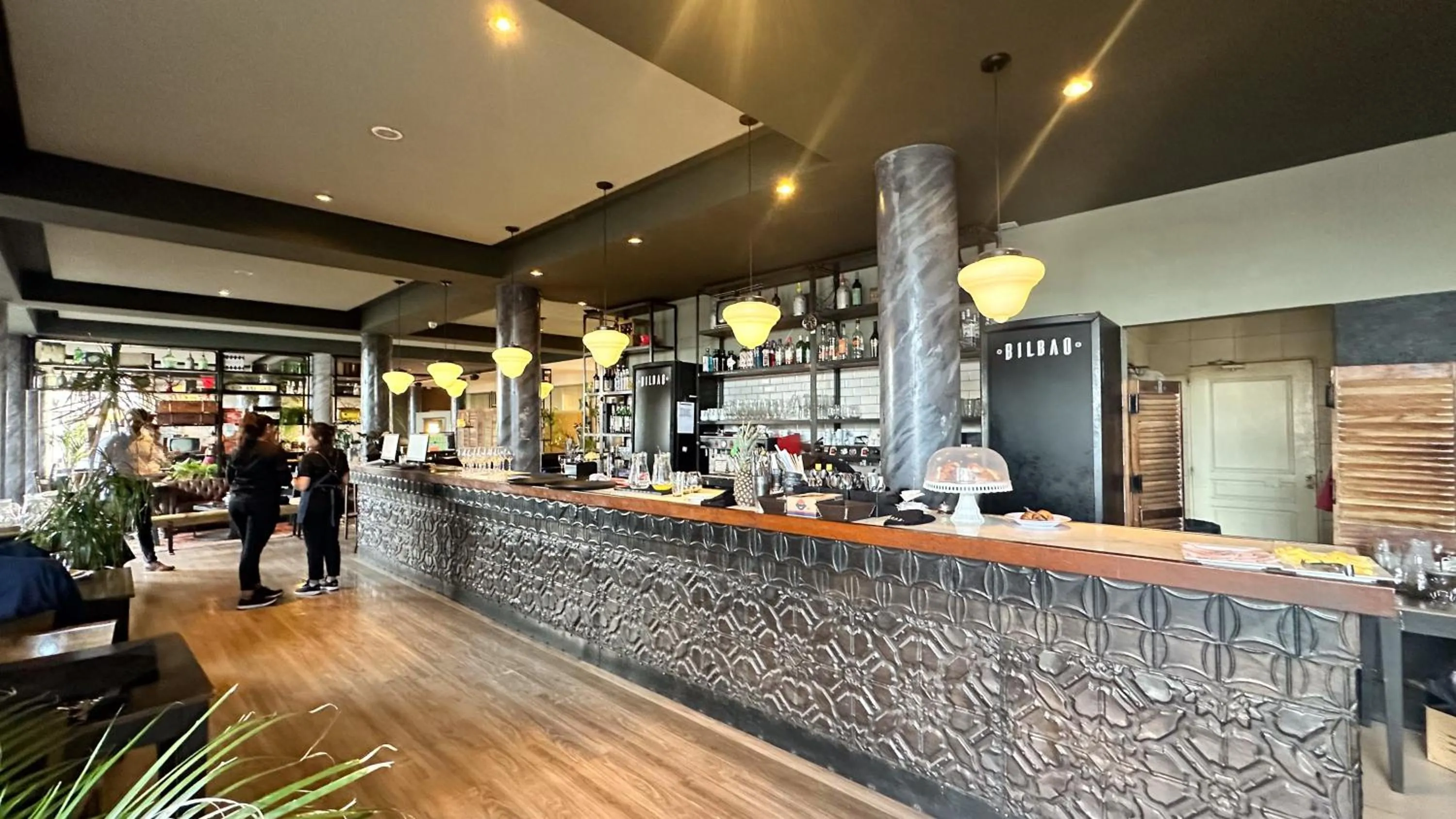 Restaurant/places to eat in Puerto Amarras Hotel & Suites