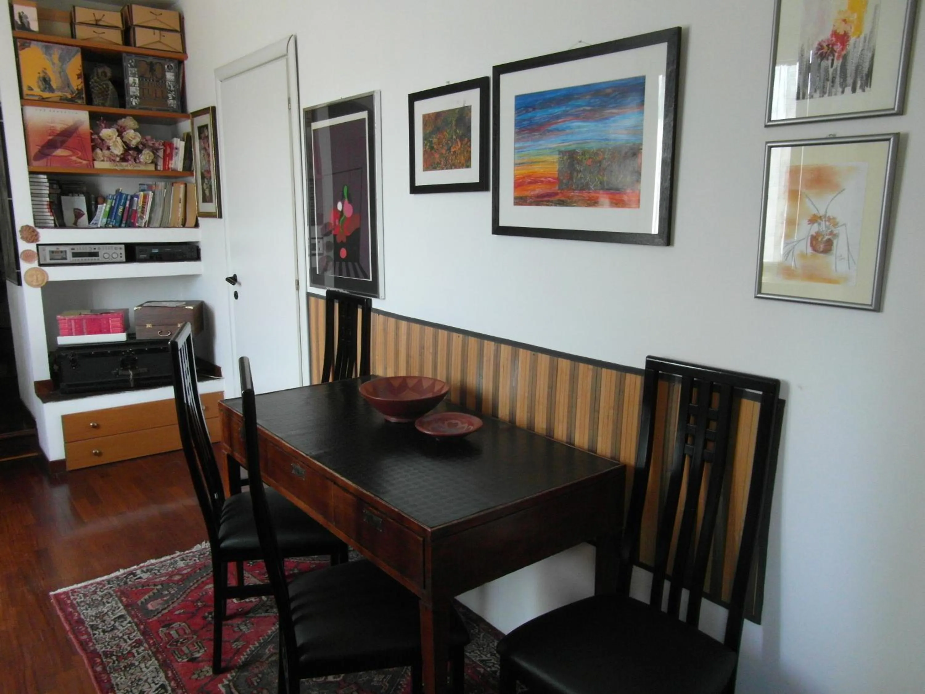 Dining area in Abitazione Pigneto B&B