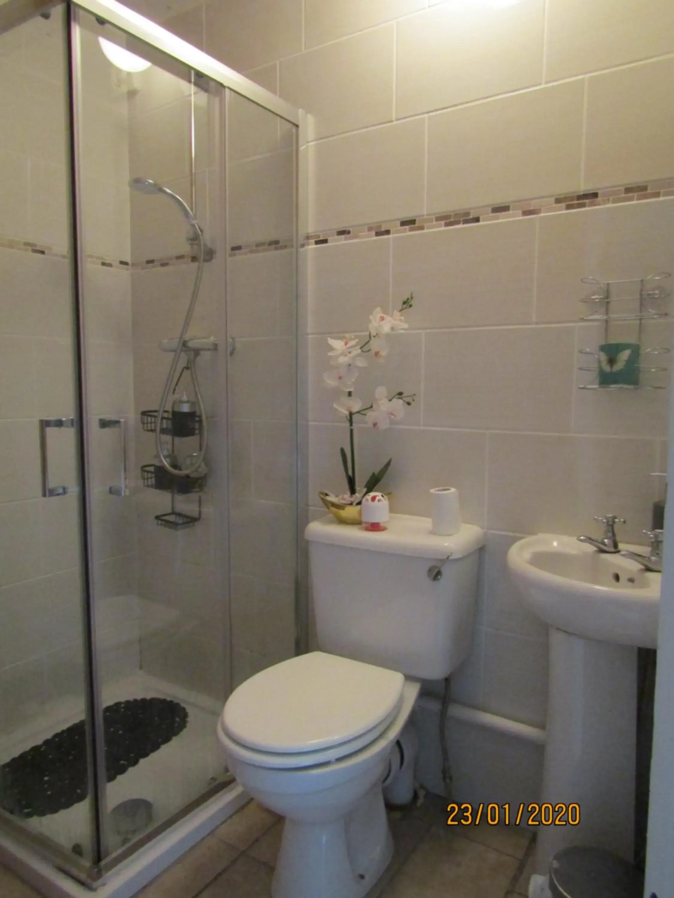 Triple Room with Private Bathroom in The Thatched Cottage B&B Triple Room with Private Bathroom in The Thatched Cottage B&B