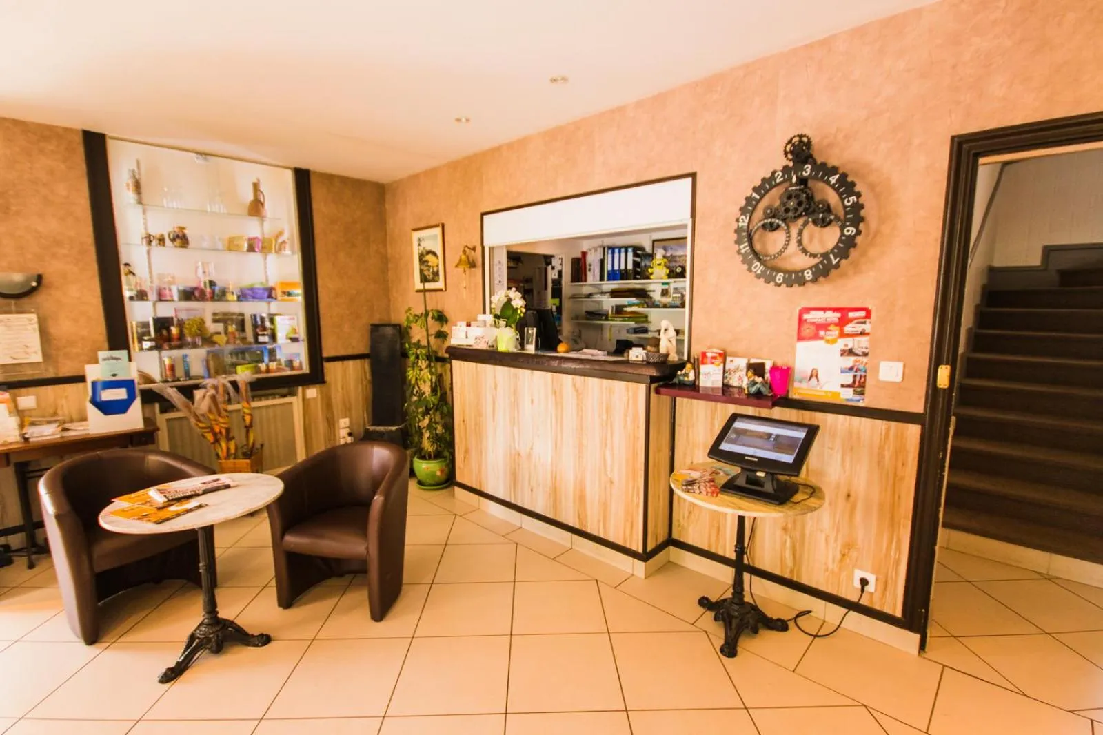 Lobby or reception in Les Messageries