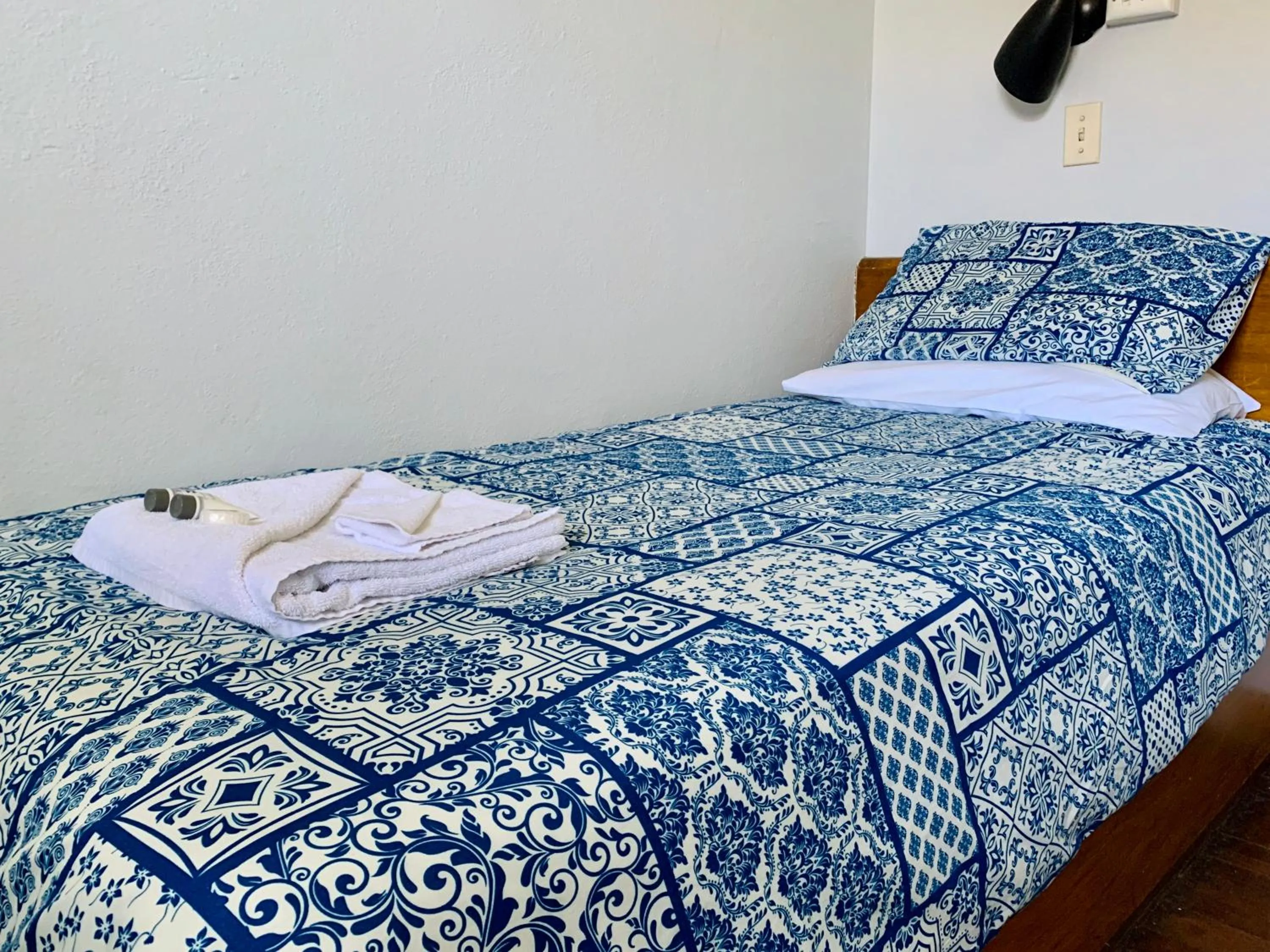 Bed in Coonalpyn Hotel