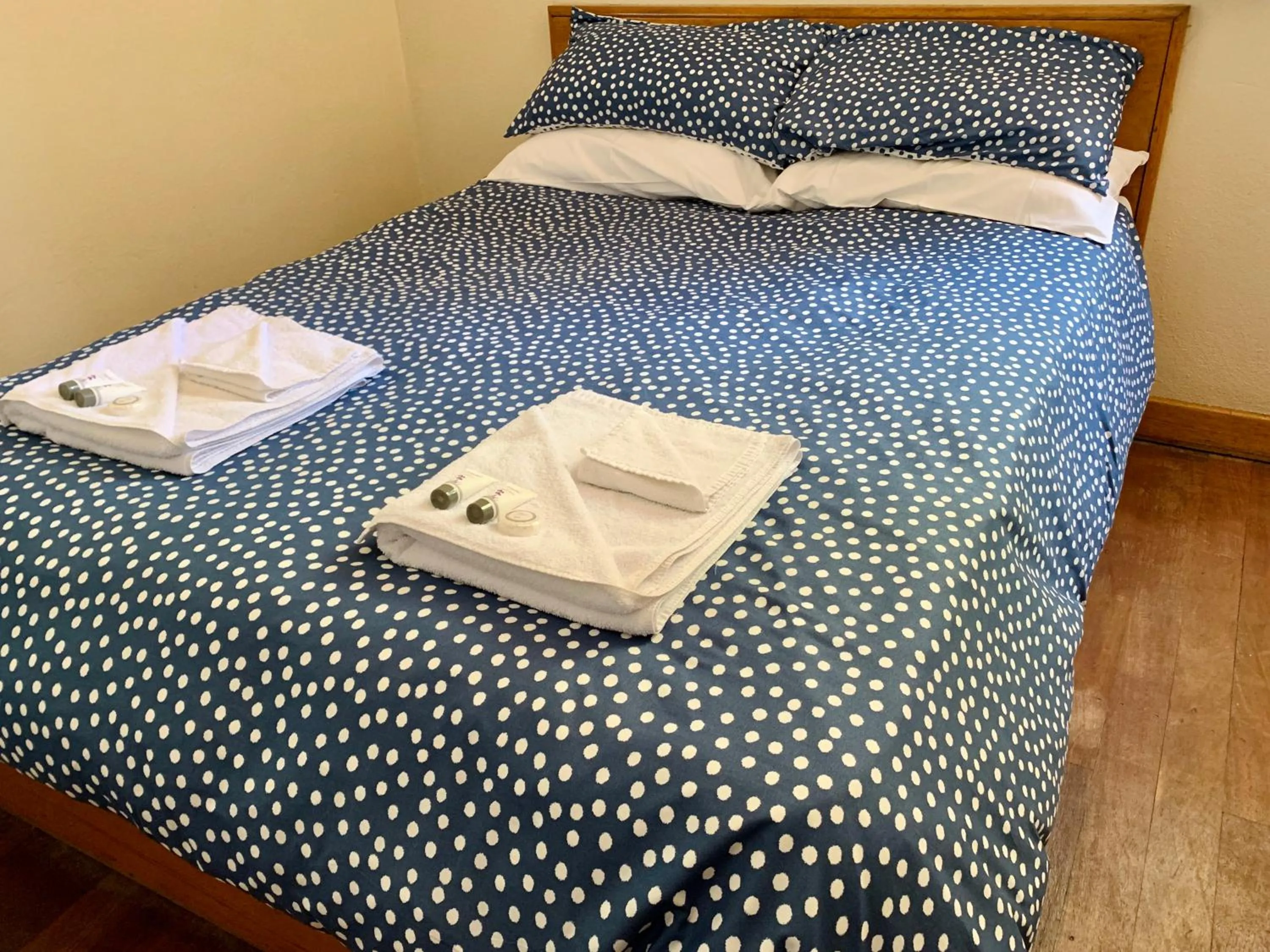 Bed in Coonalpyn Hotel