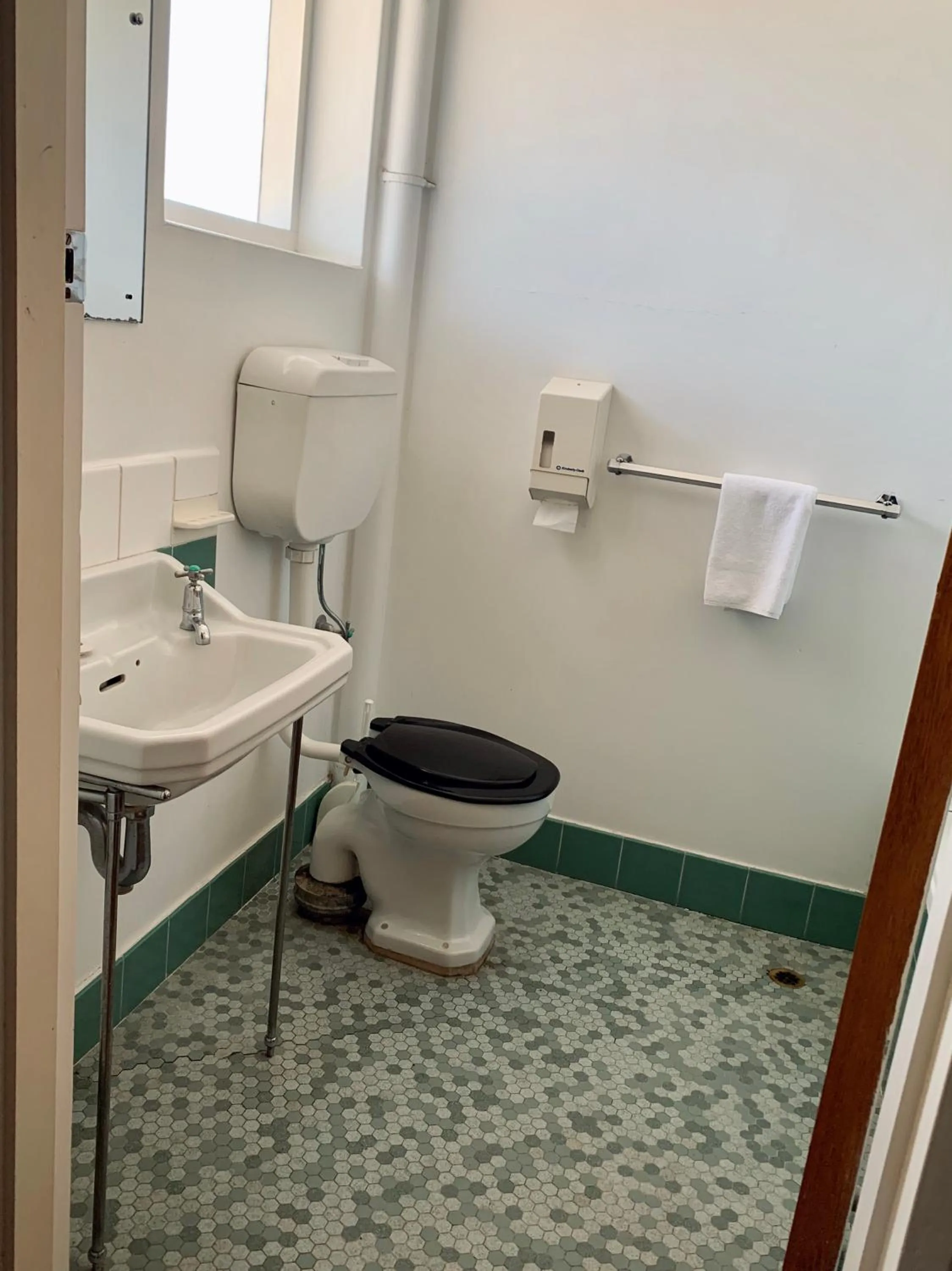 Bathroom in Coonalpyn Hotel