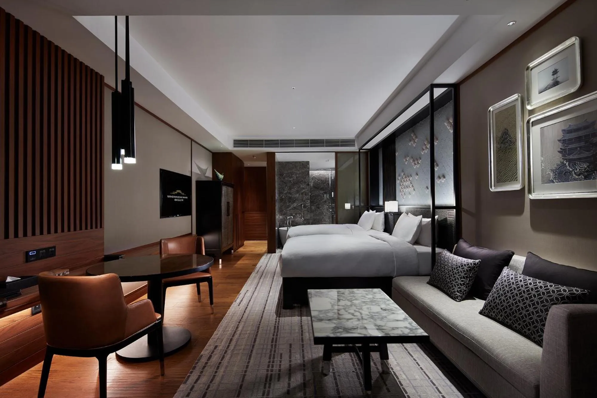 Photo of the whole room, Bed in Xianghu Xiaoyao Manor