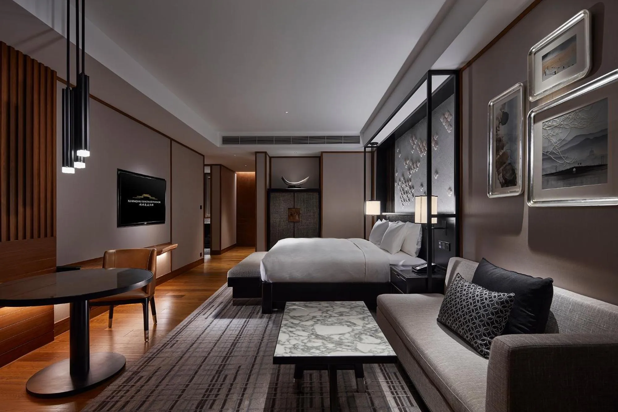 Photo of the whole room, Bed in Xianghu Xiaoyao Manor