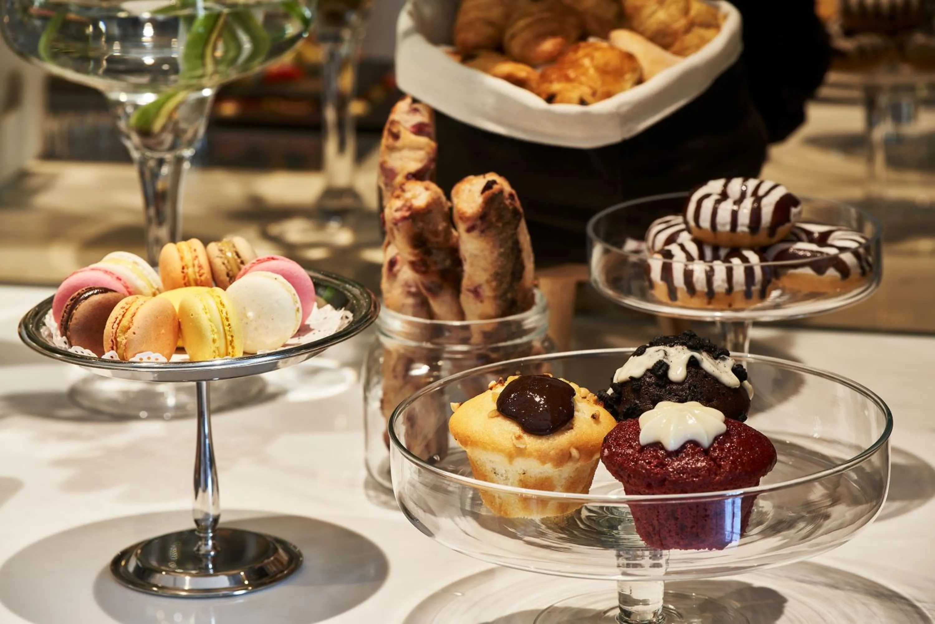 Restaurant/places to eat in Bellevue On The Beach Suites