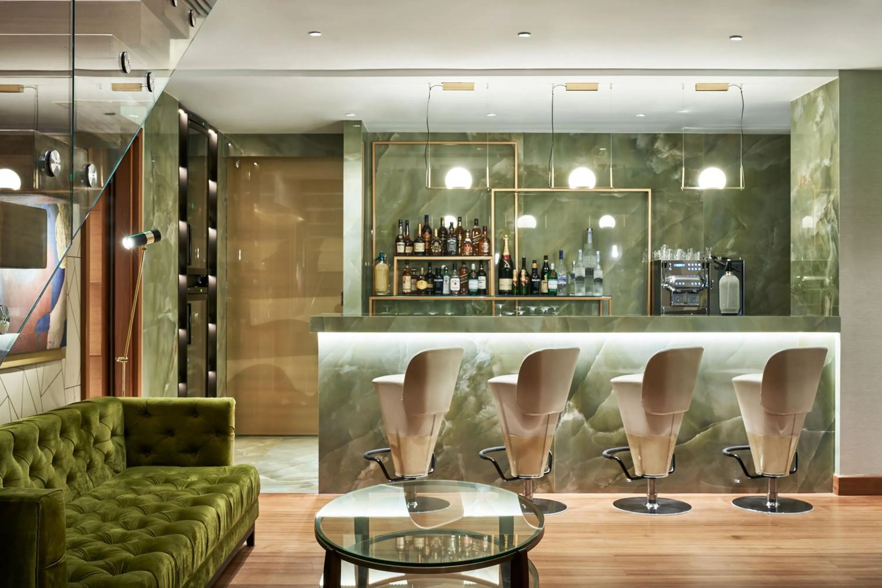 Lounge or bar in Bellevue On The Beach Suites