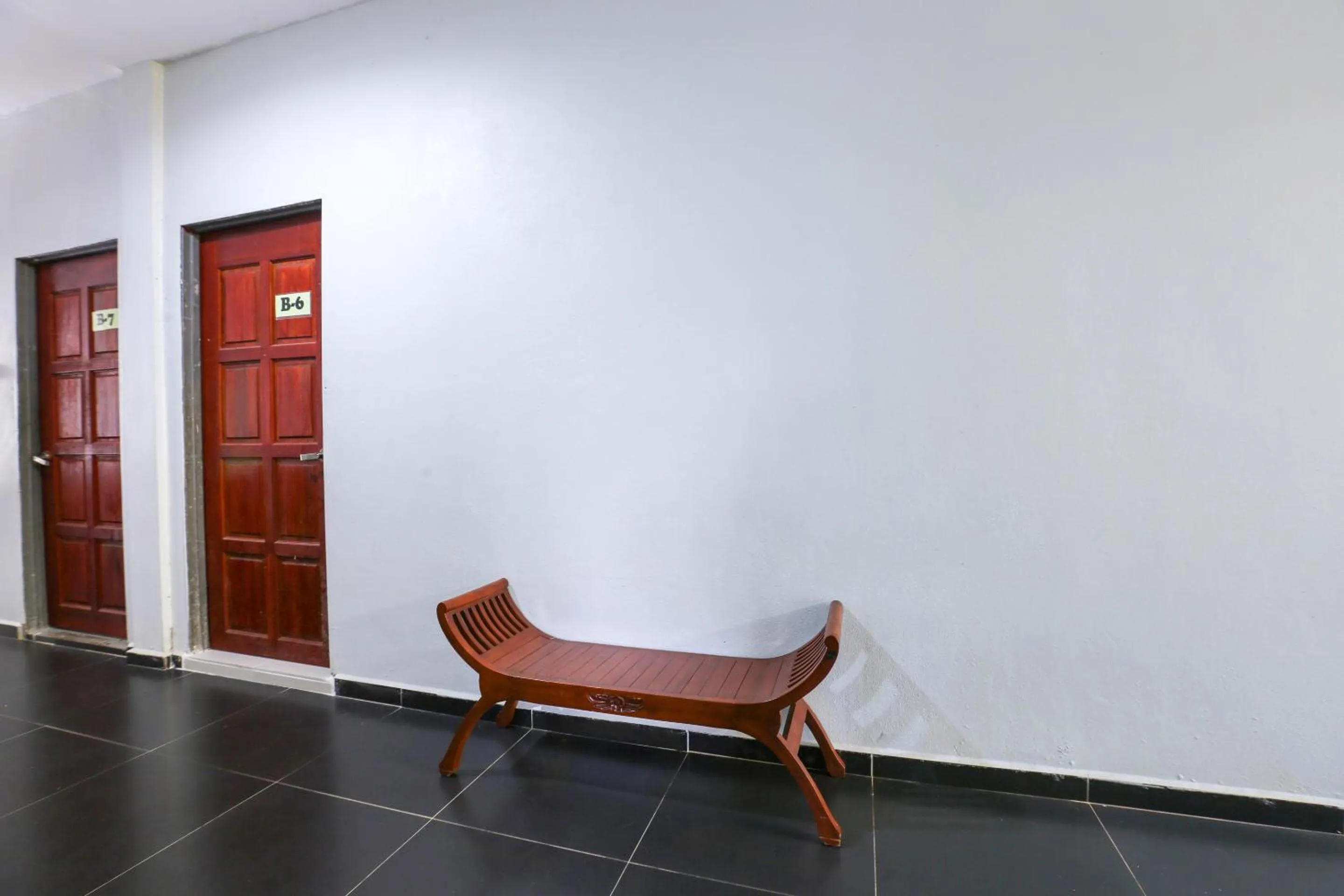 Lobby or reception in OYO 89933 Nun Hotel