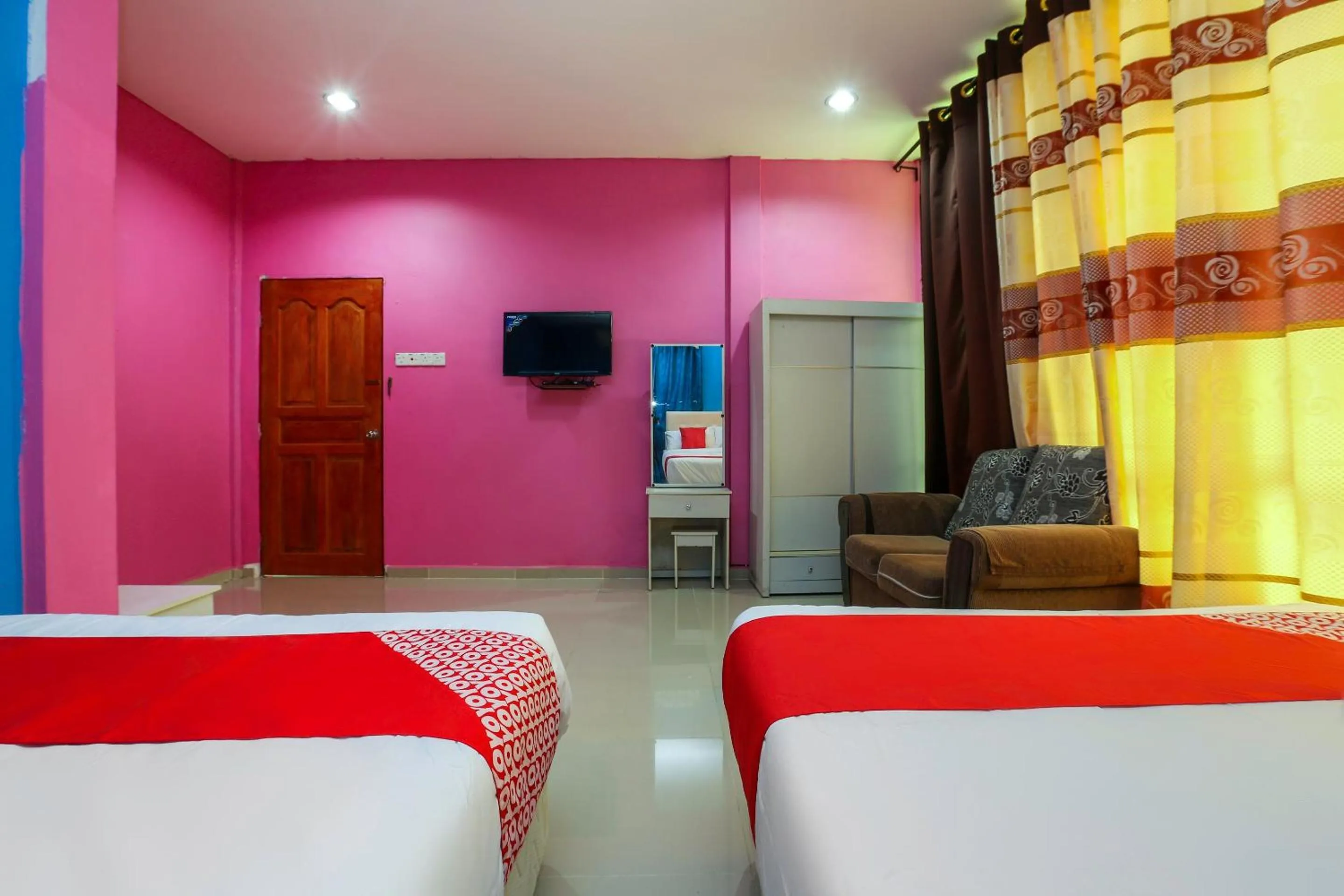 Bedroom, Bed in OYO 89933 Nun Hotel