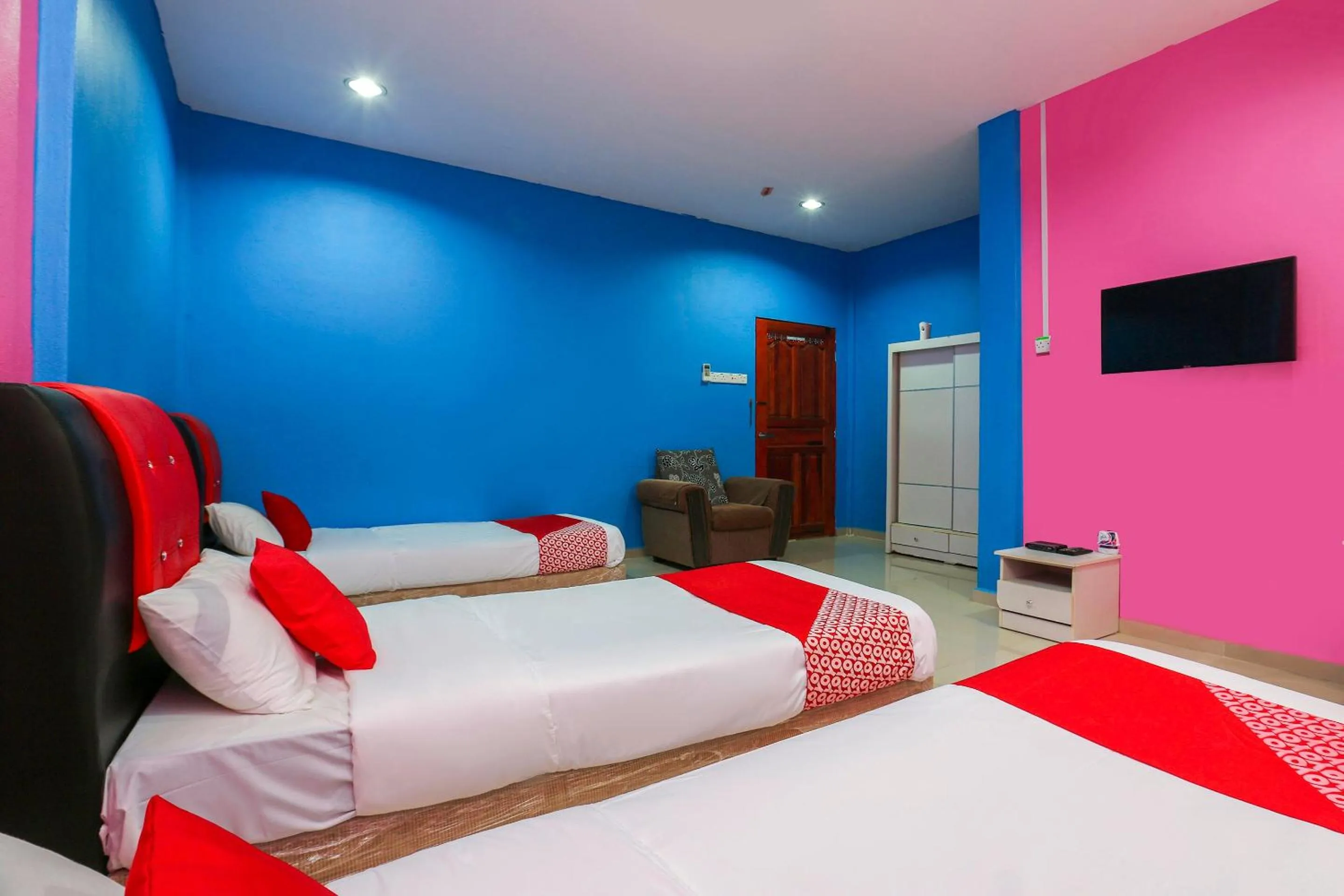 Bedroom, Bed in OYO 89933 Nun Hotel