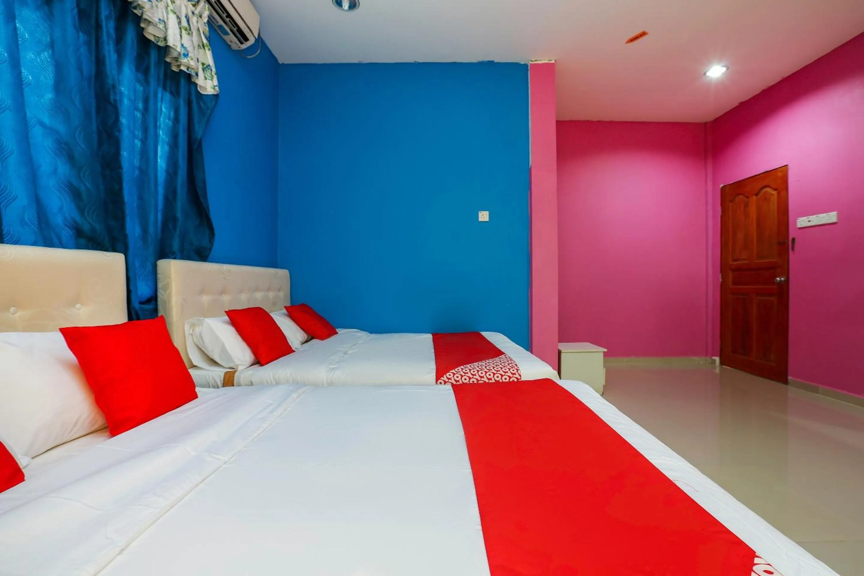 Bedroom, Bed in OYO 89933 Nun Hotel