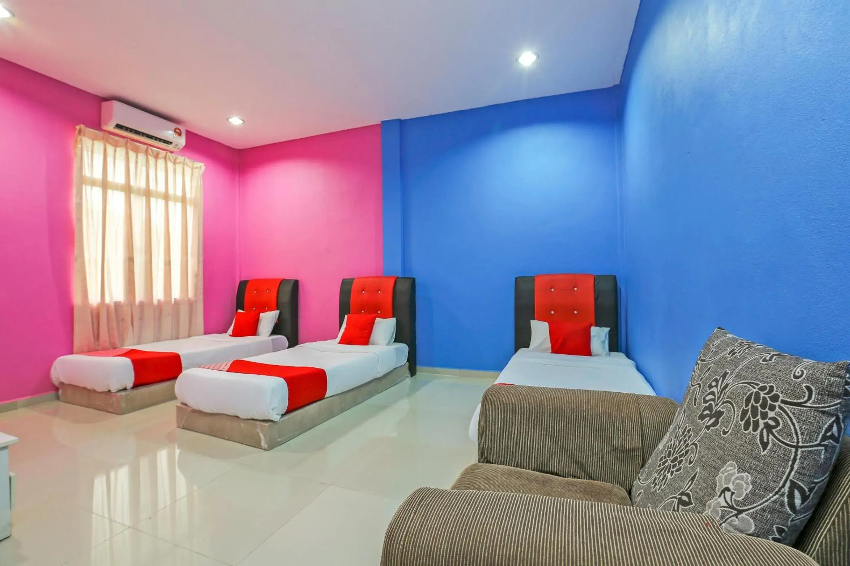 Deluxe Triple Room in OYO 89933 Nun Hotel Deluxe Triple Room in OYO 89933 Nun Hotel