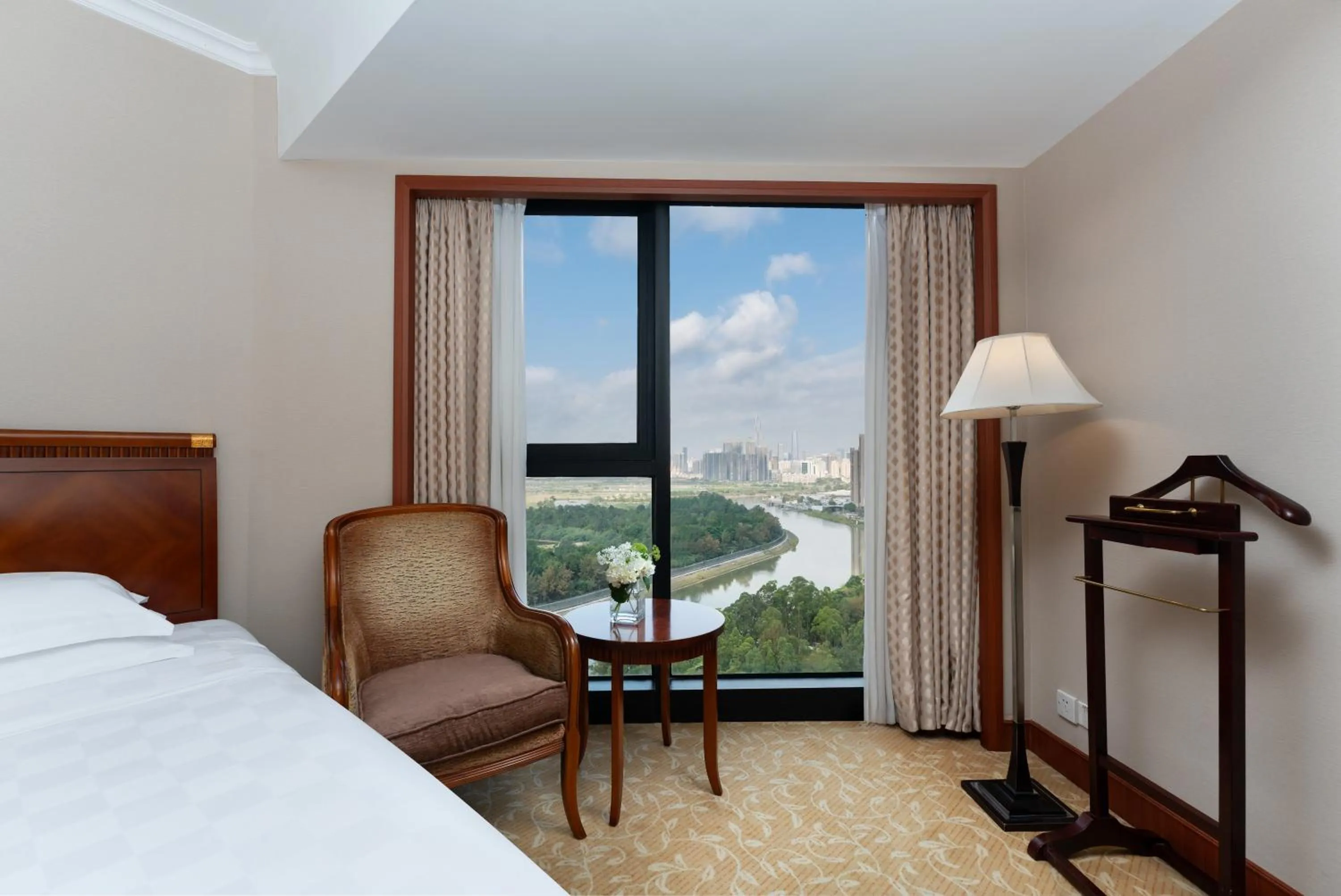 Bed in Felicity Hotel Shenzhen, Luohu Railway Station