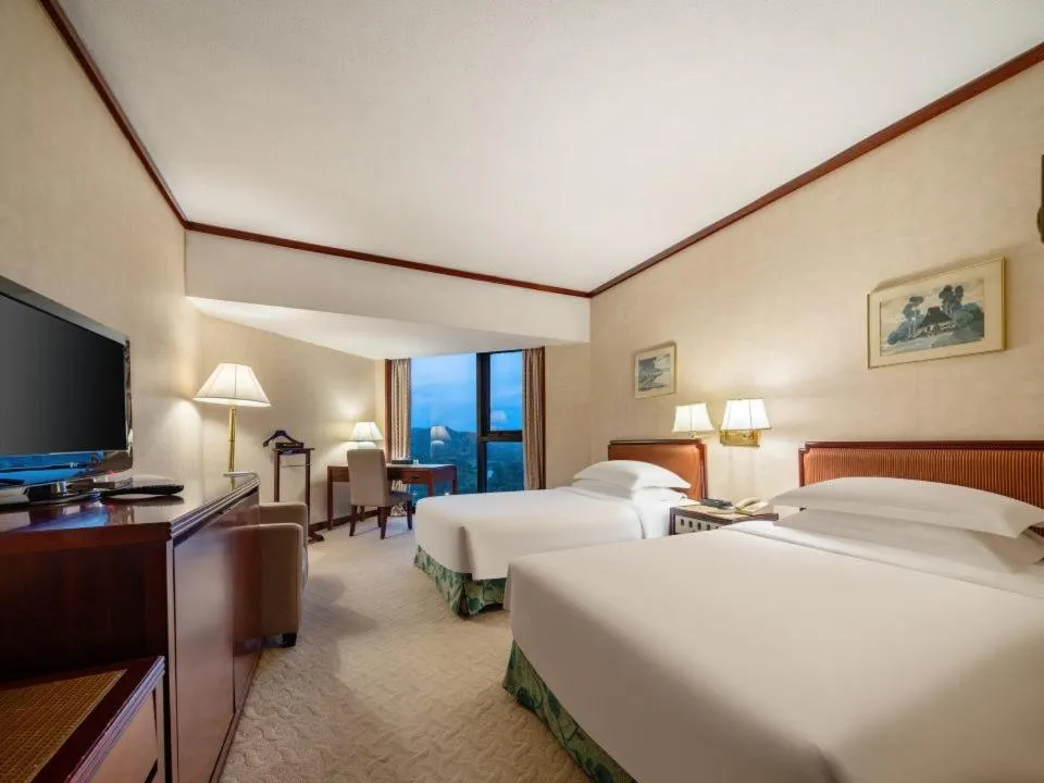 Photo of the whole room, Bed in Felicity Hotel Shenzhen, Luohu Railway Station