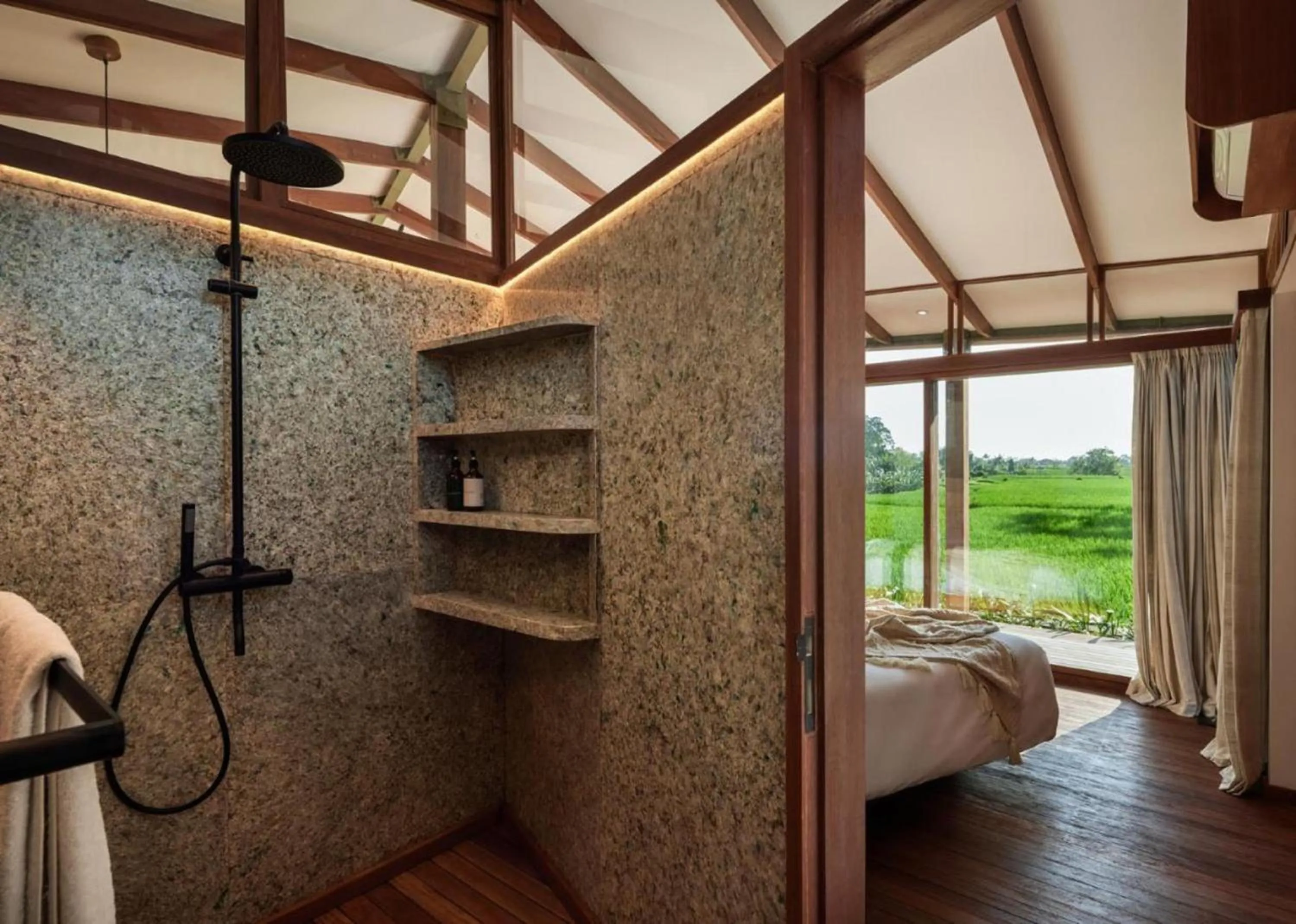 Bathroom, Bed in Grün Canggu Garden