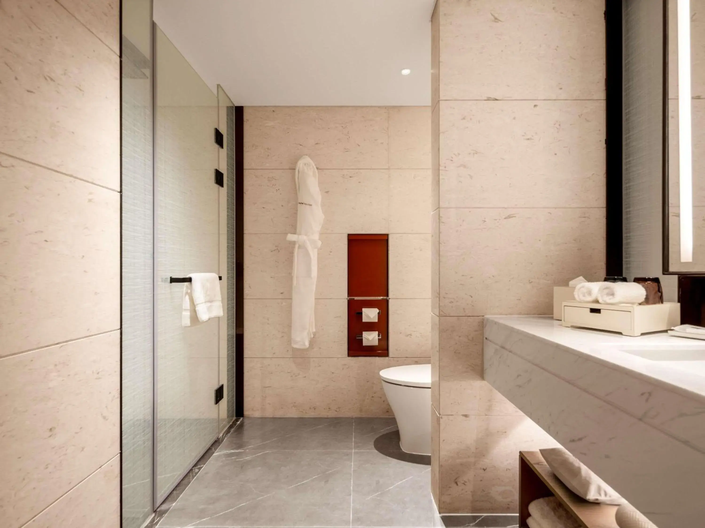 Swiss Advantage Twin Room - High Floor in Swissotel Beijing Hong Kong Macau Center - 1 min to subway Swiss Advantage Twin Room - High Floor in Swissotel Beijing Hong Kong Macau Center - 1 min to subway