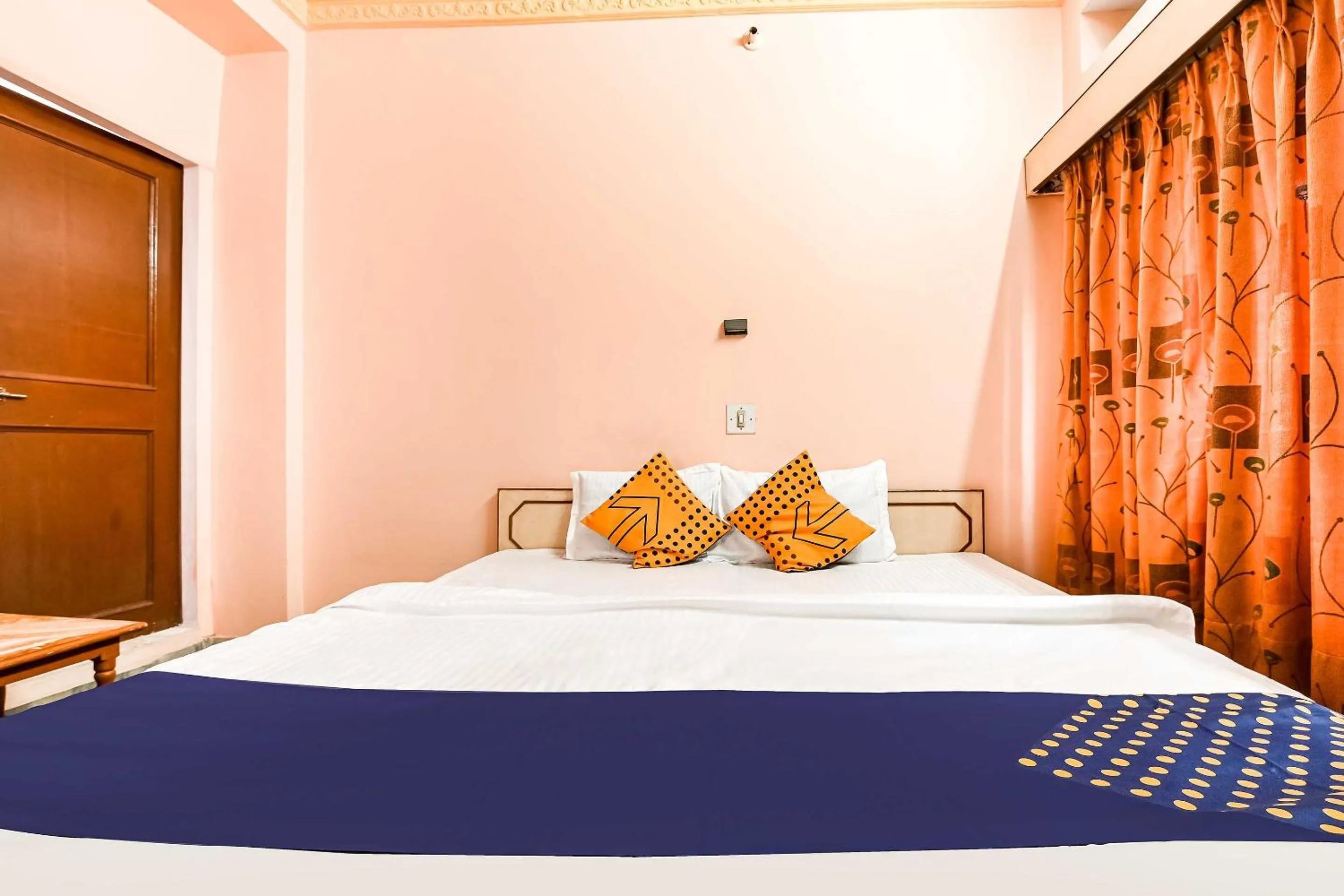 Bedroom in SPOT ON Hotel Pink Sun