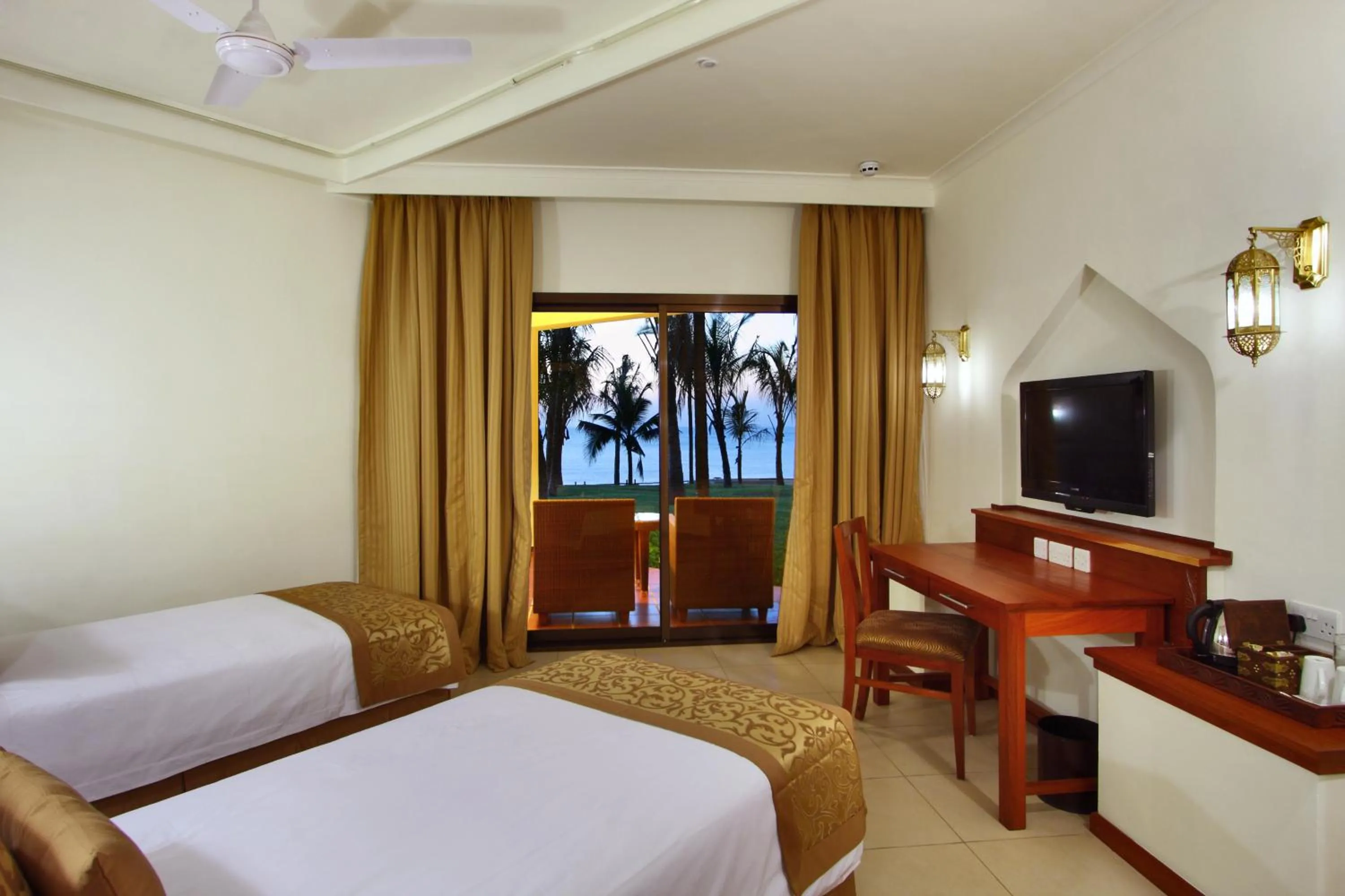 Bed in Sea Cliff Resort & Spa