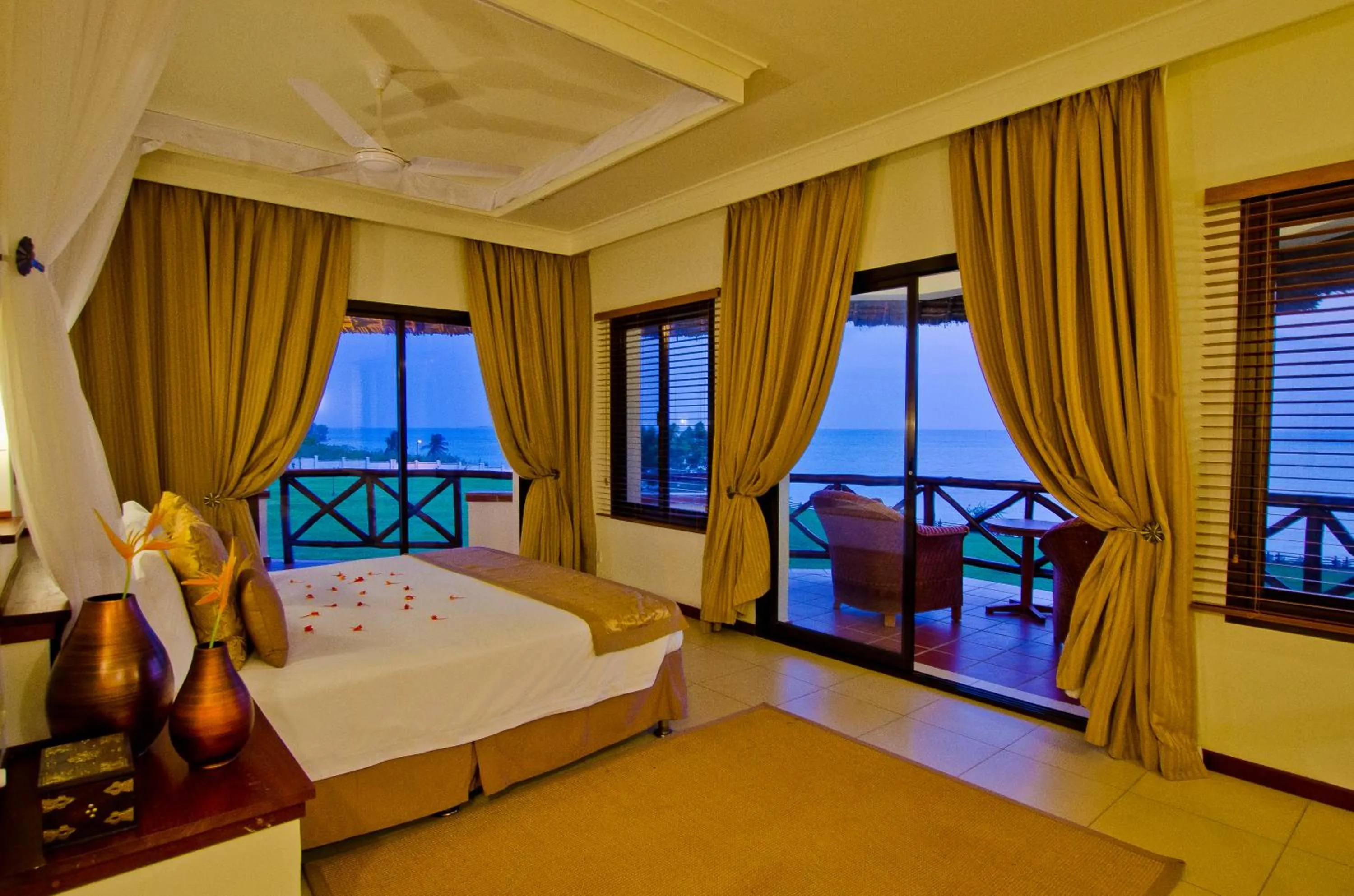 Bed in Sea Cliff Resort & Spa