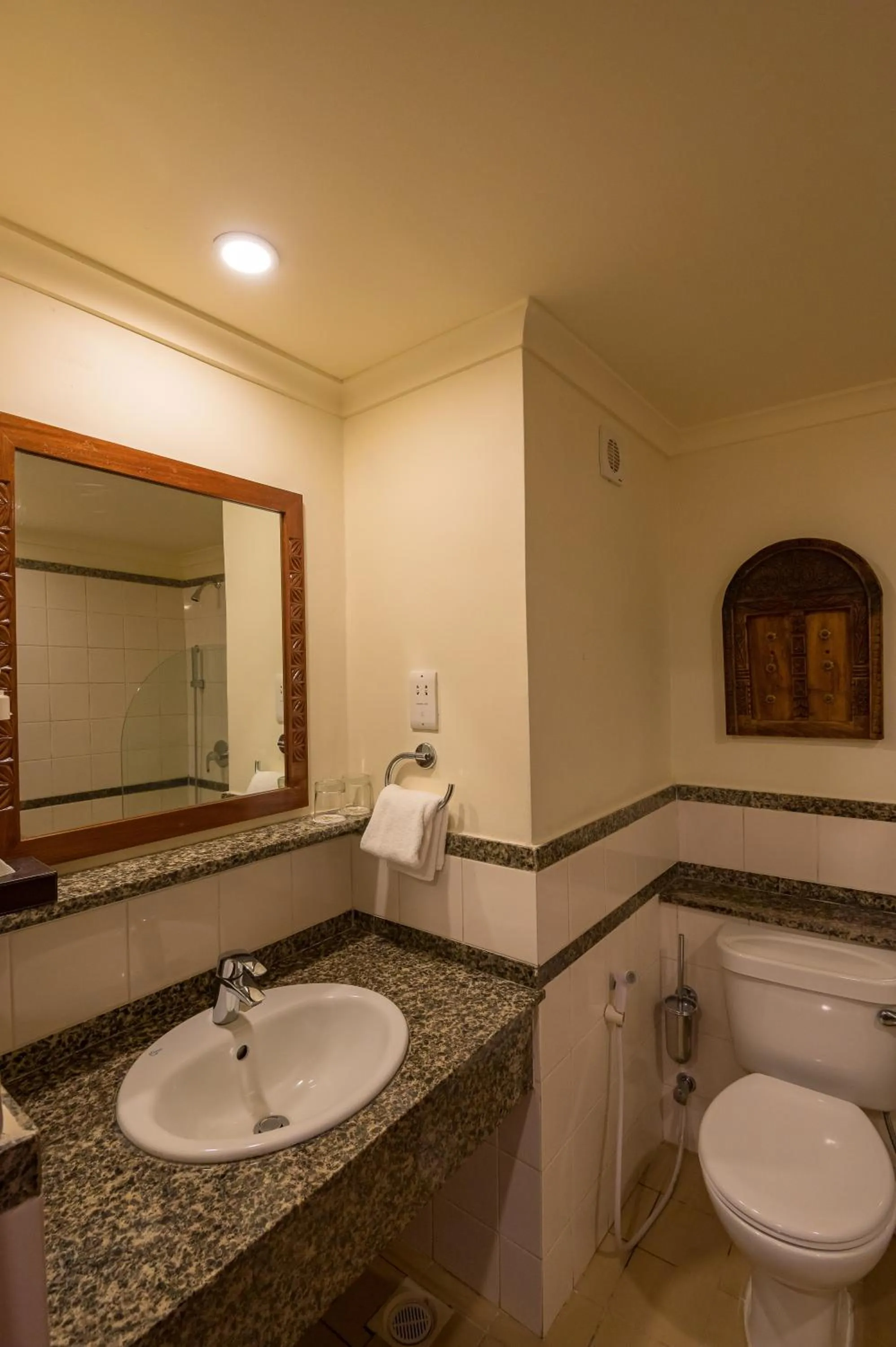 Toilet in Sea Cliff Resort & Spa