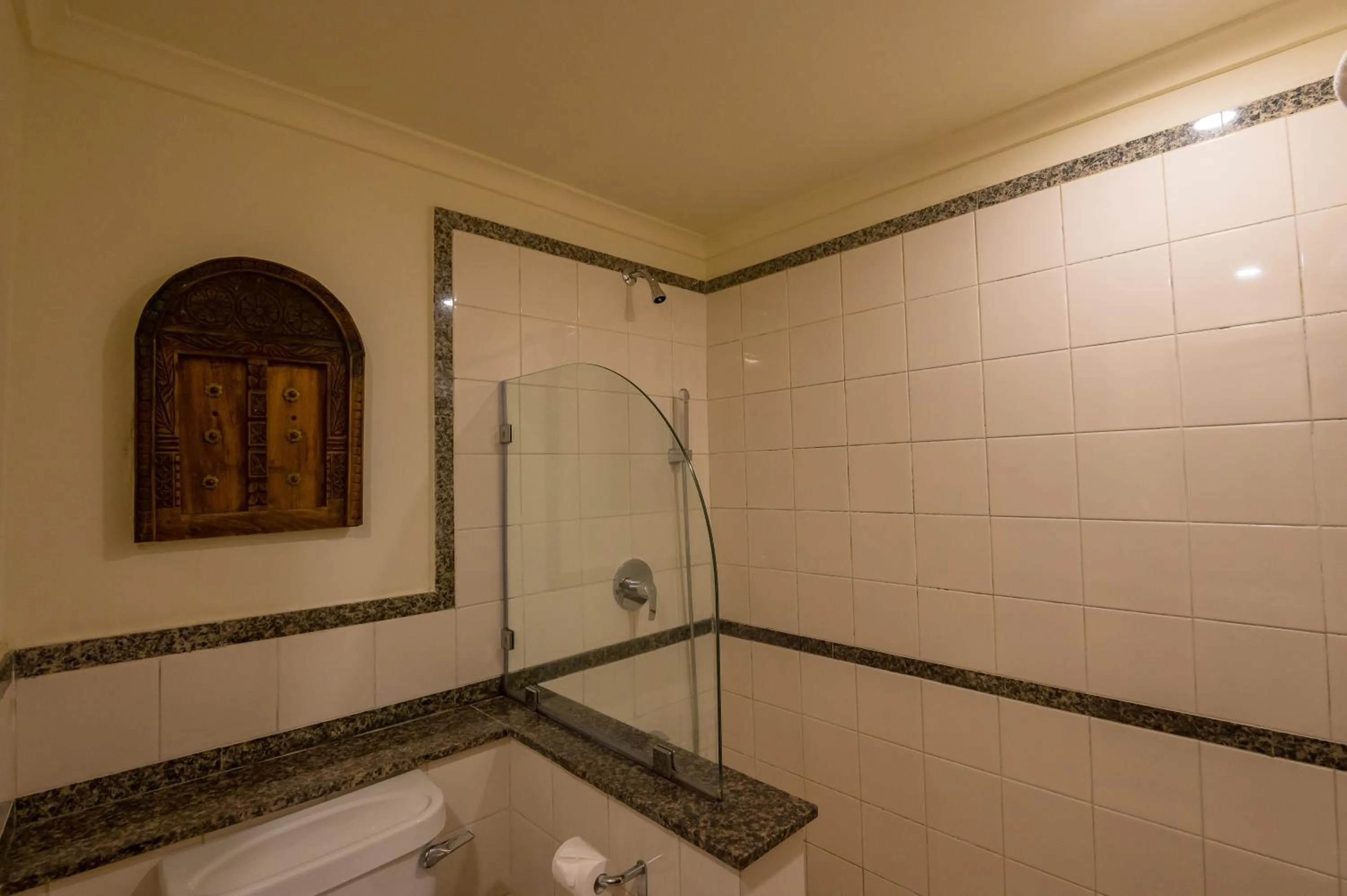 Bathroom in Sea Cliff Resort & Spa