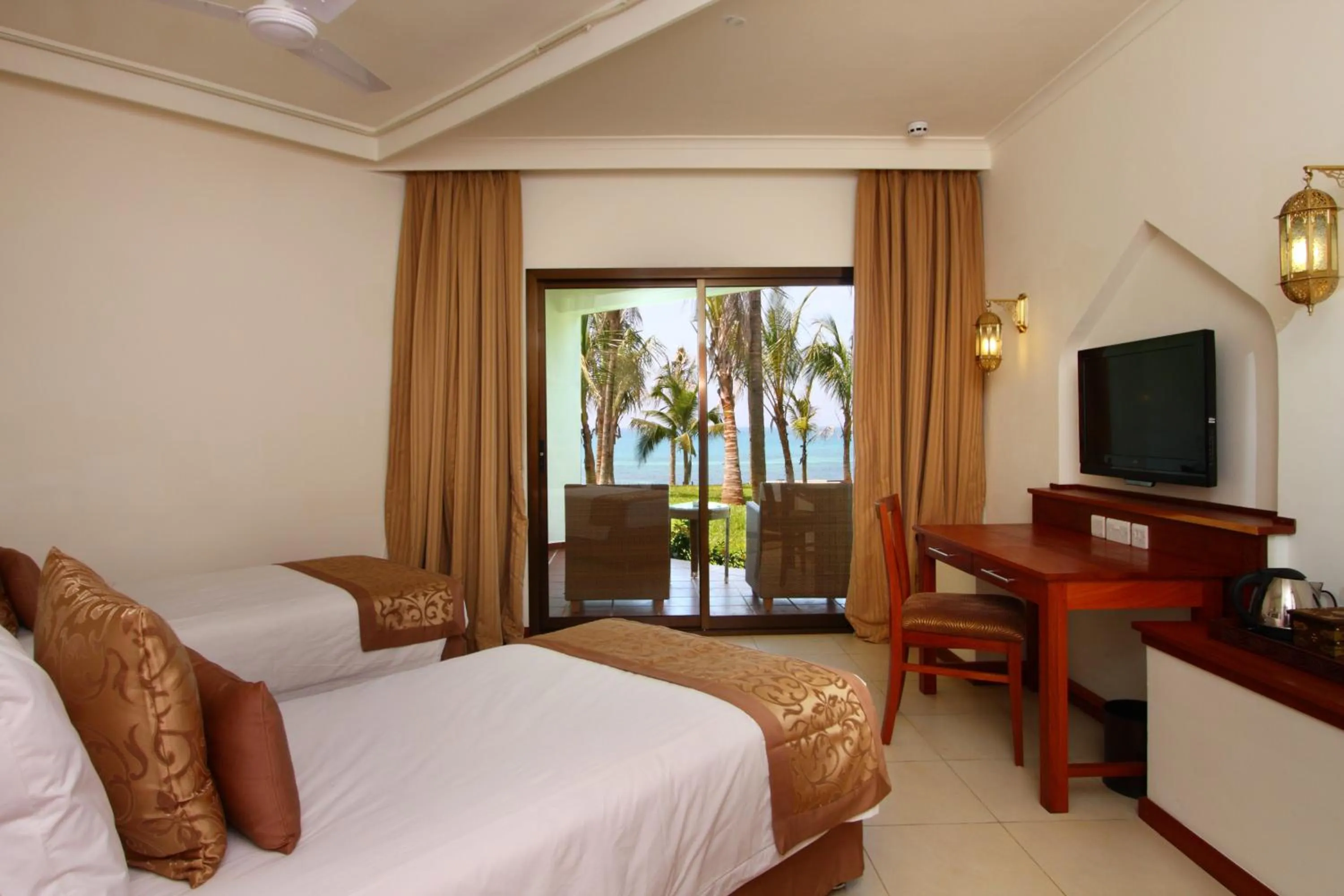 TV and multimedia, Bed in Sea Cliff Resort & Spa