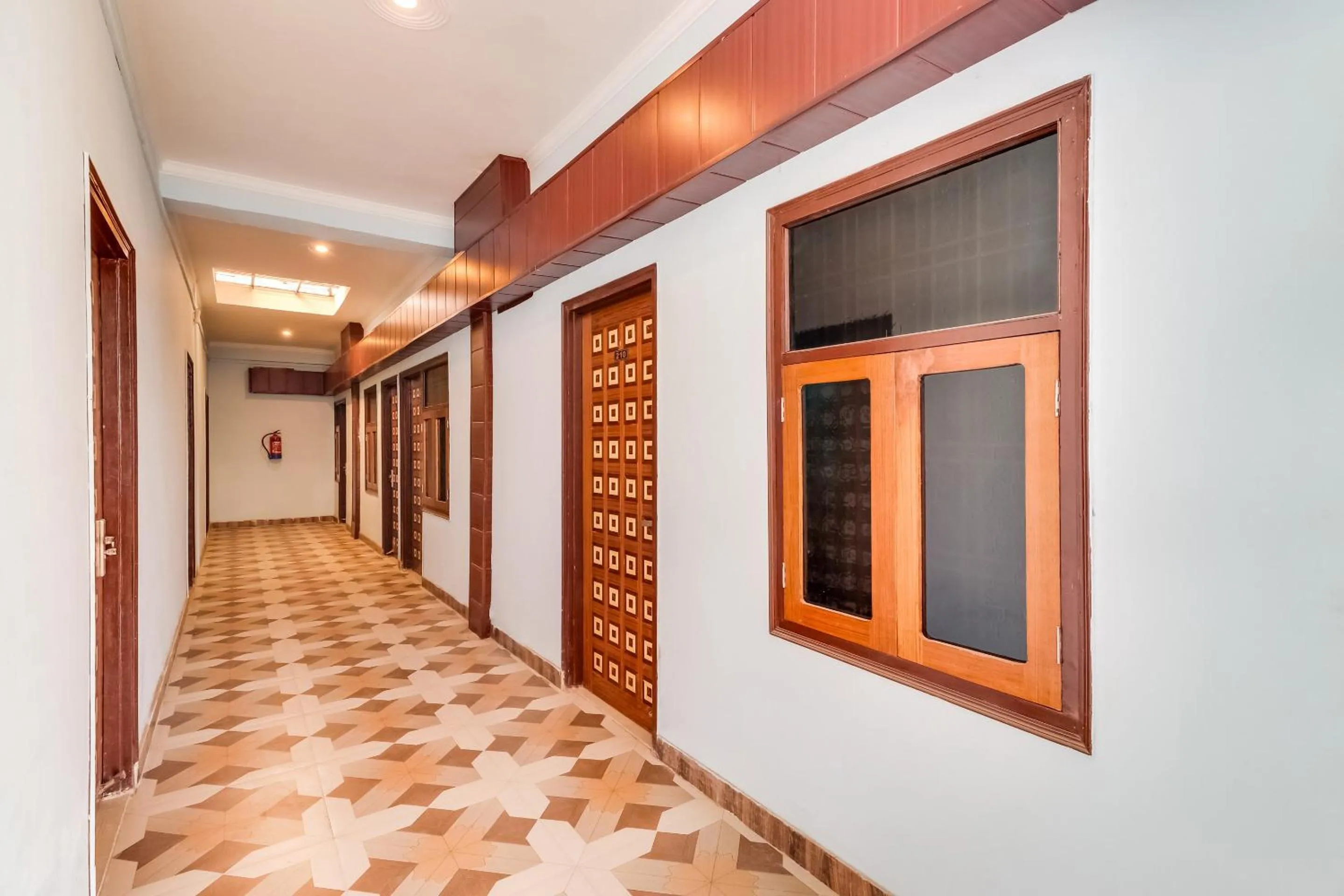 Lobby or reception in Hotel O The Velvet Chinhat Tiraha