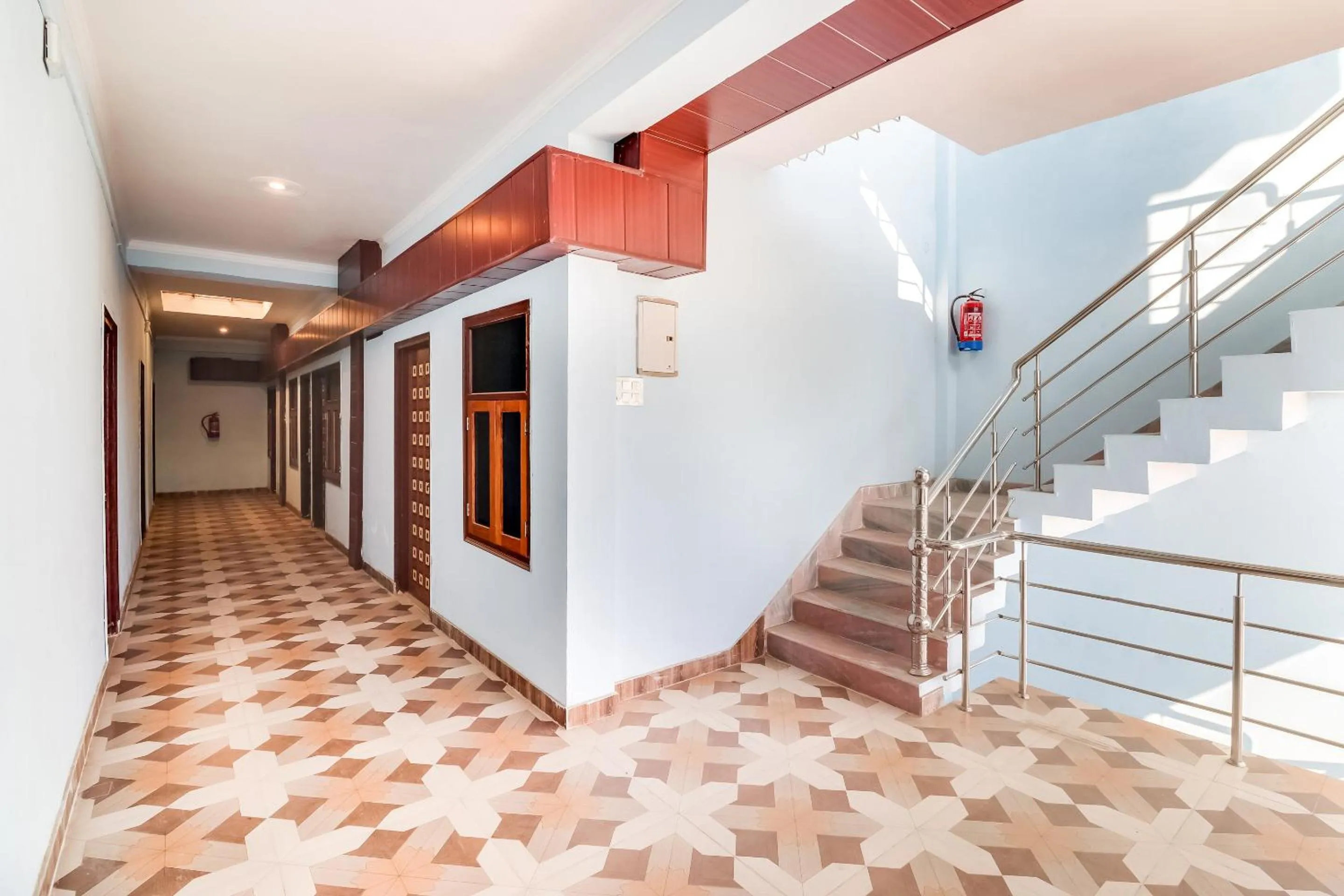 Lobby or reception in Hotel O The Velvet Chinhat Tiraha