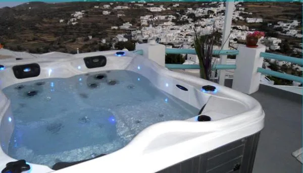 Hot Tub in Kampos Home