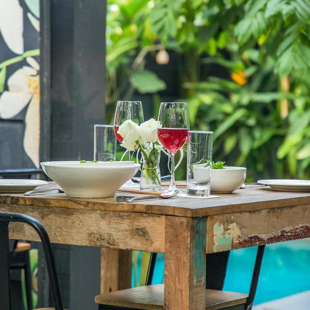 Restaurant/places to eat in Red Thread Calangute