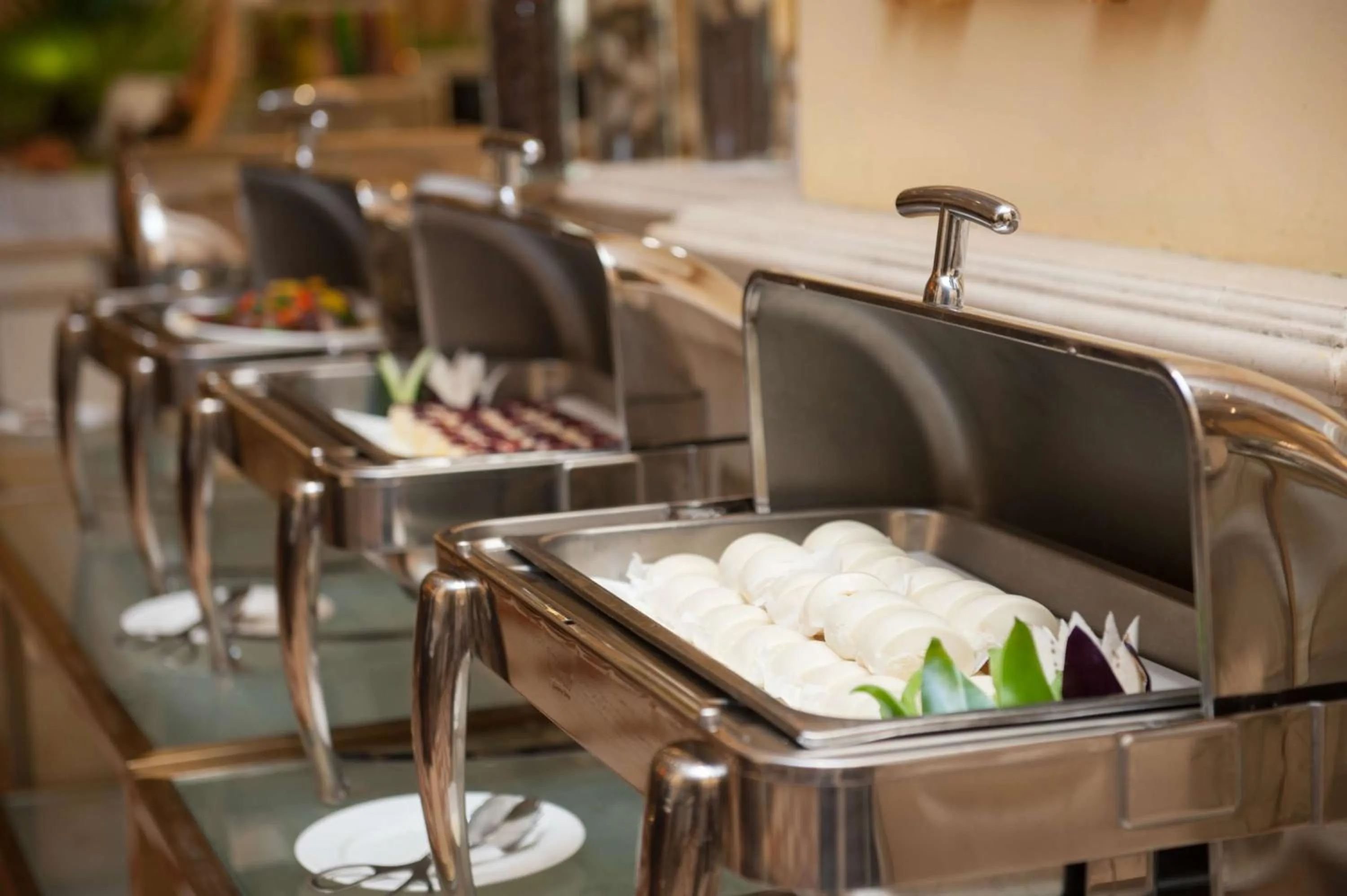 Buffet breakfast in Guangzhou Phoenix City Hotel