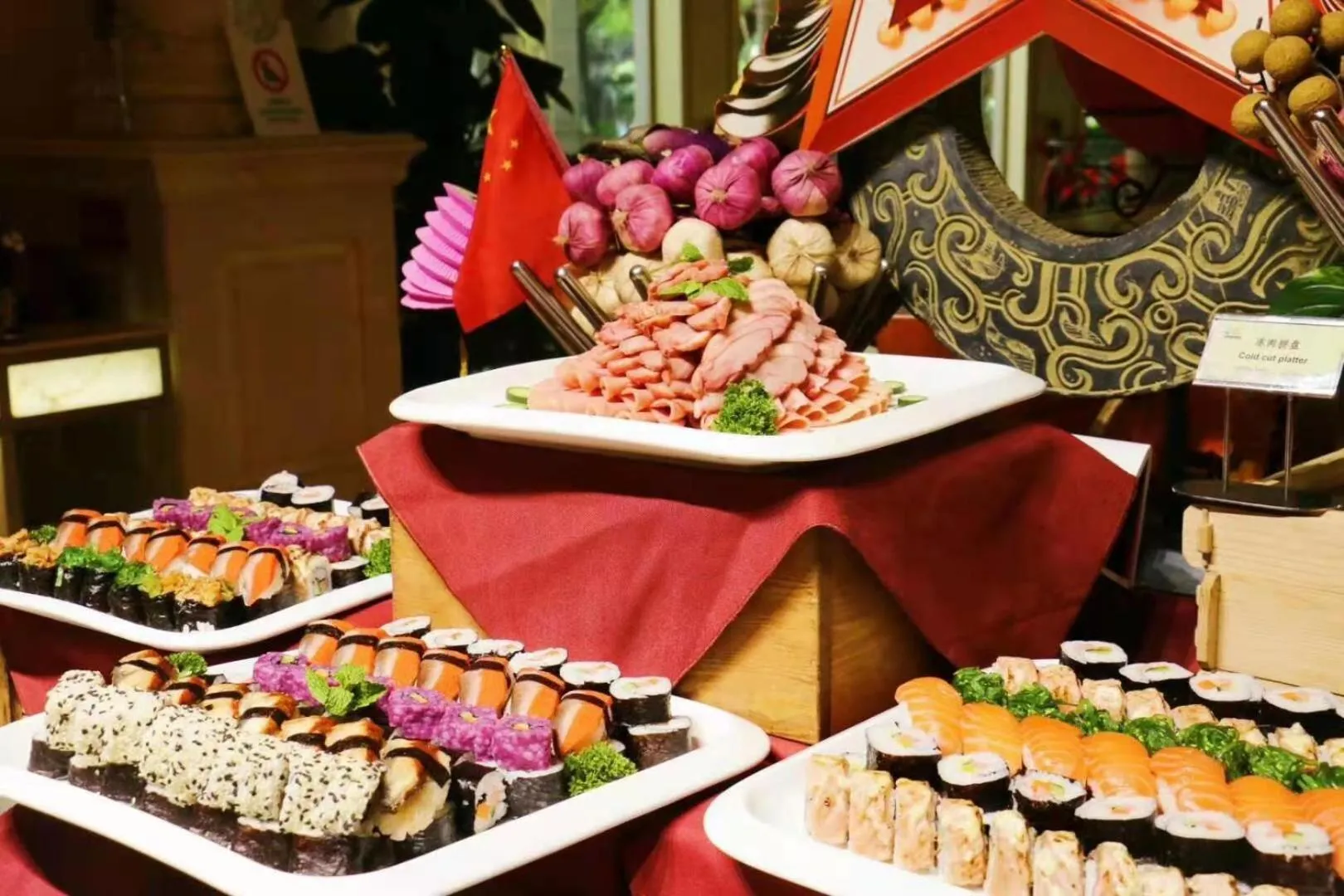 Dinner in Guangzhou Phoenix City Hotel