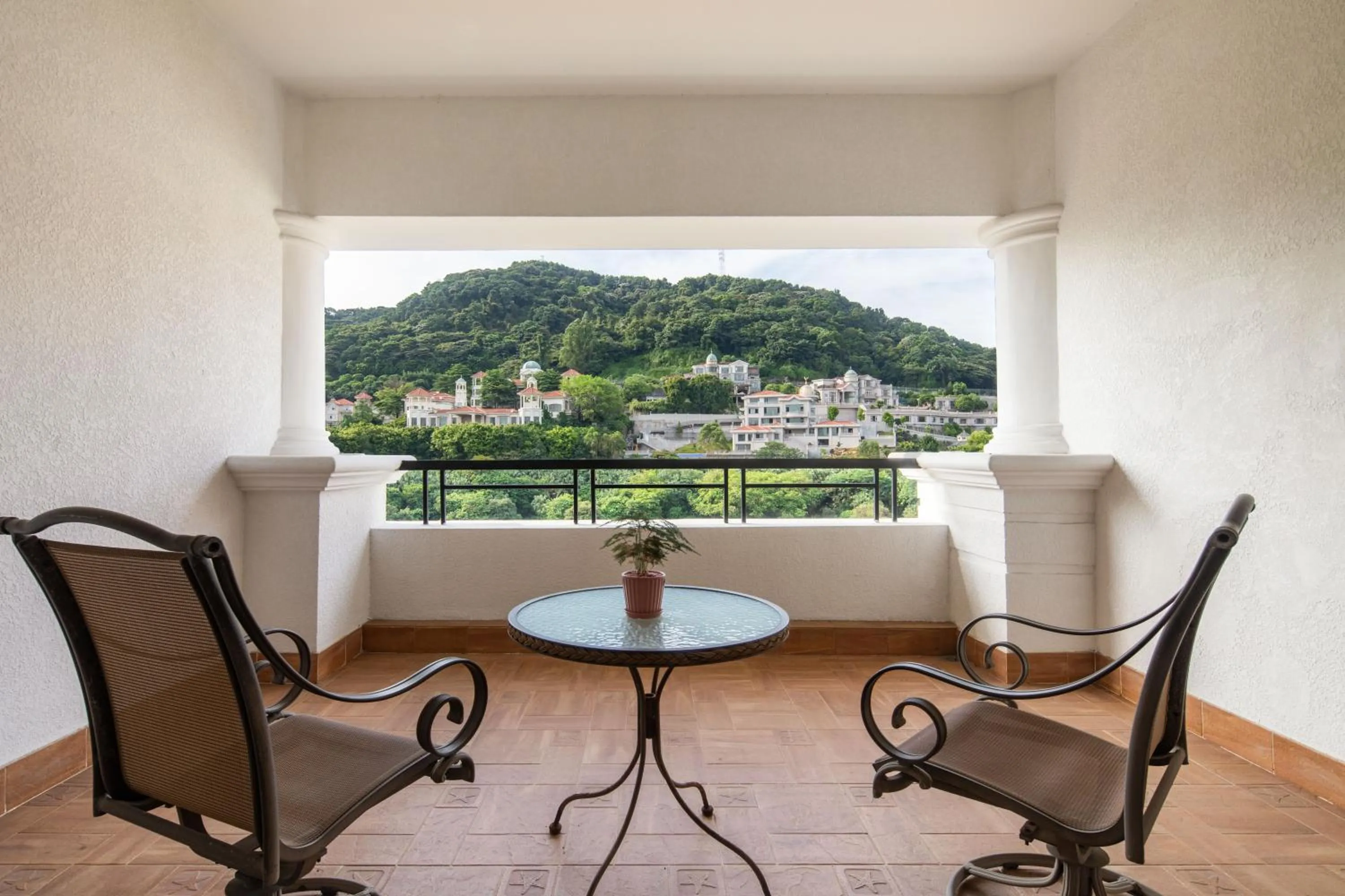 Guangzhou Phoenix City Hotel