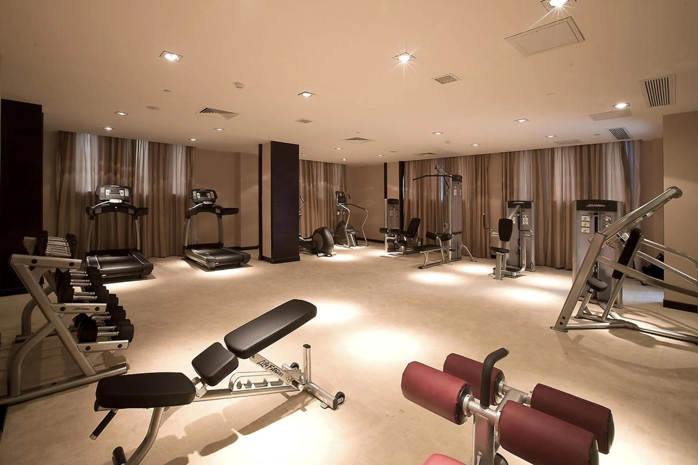Fitness centre/facilities in Guangzhou Phoenix City Hotel