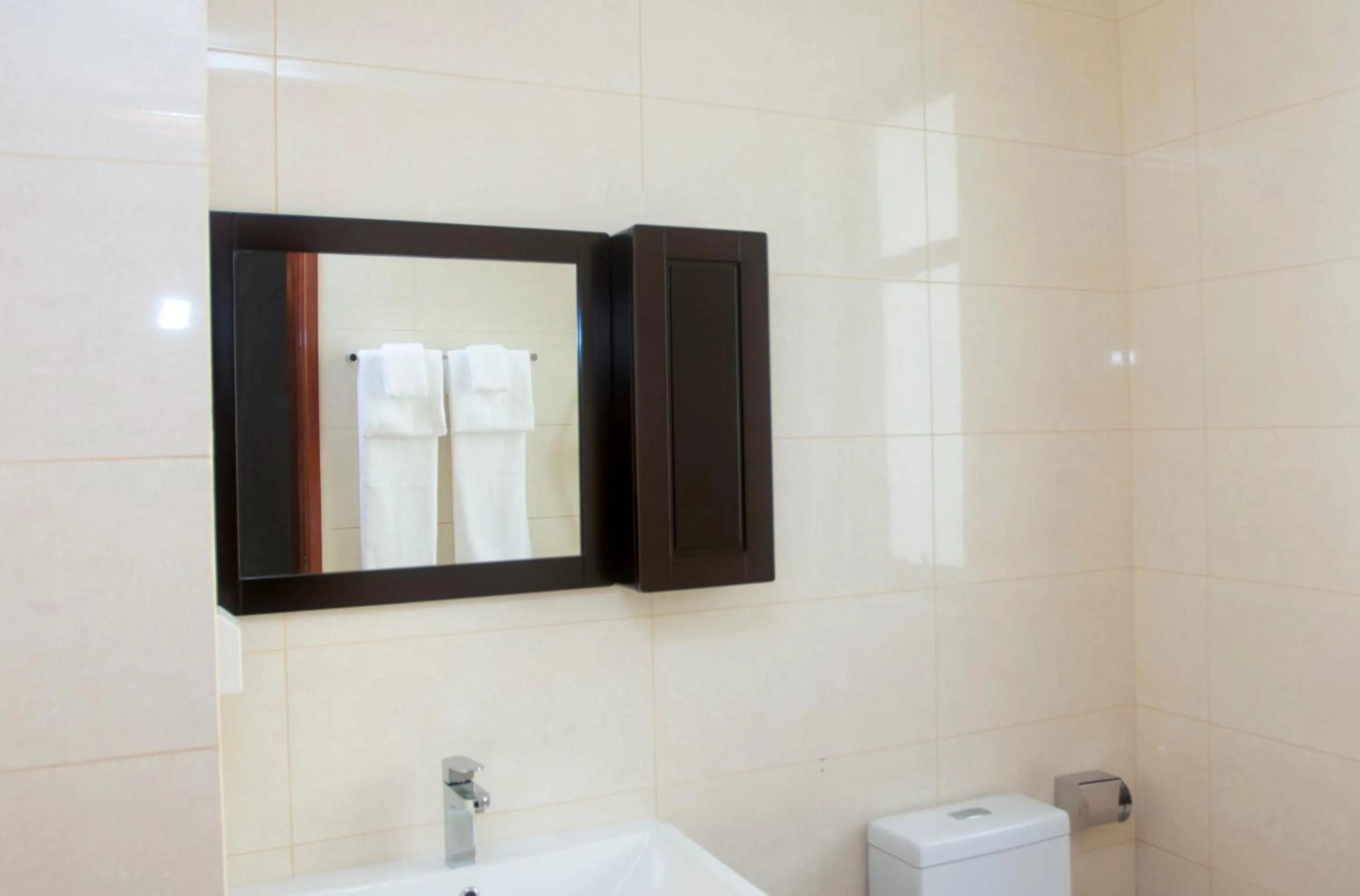 Bathroom in Lark Hotel