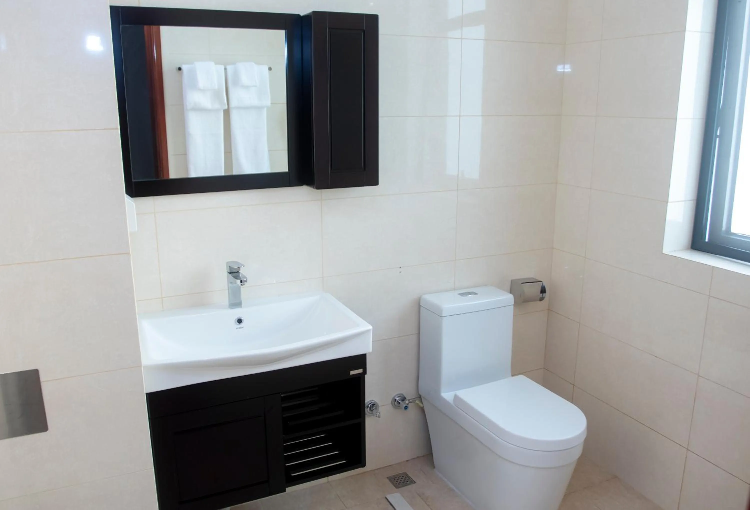 Bathroom in Lark Hotel