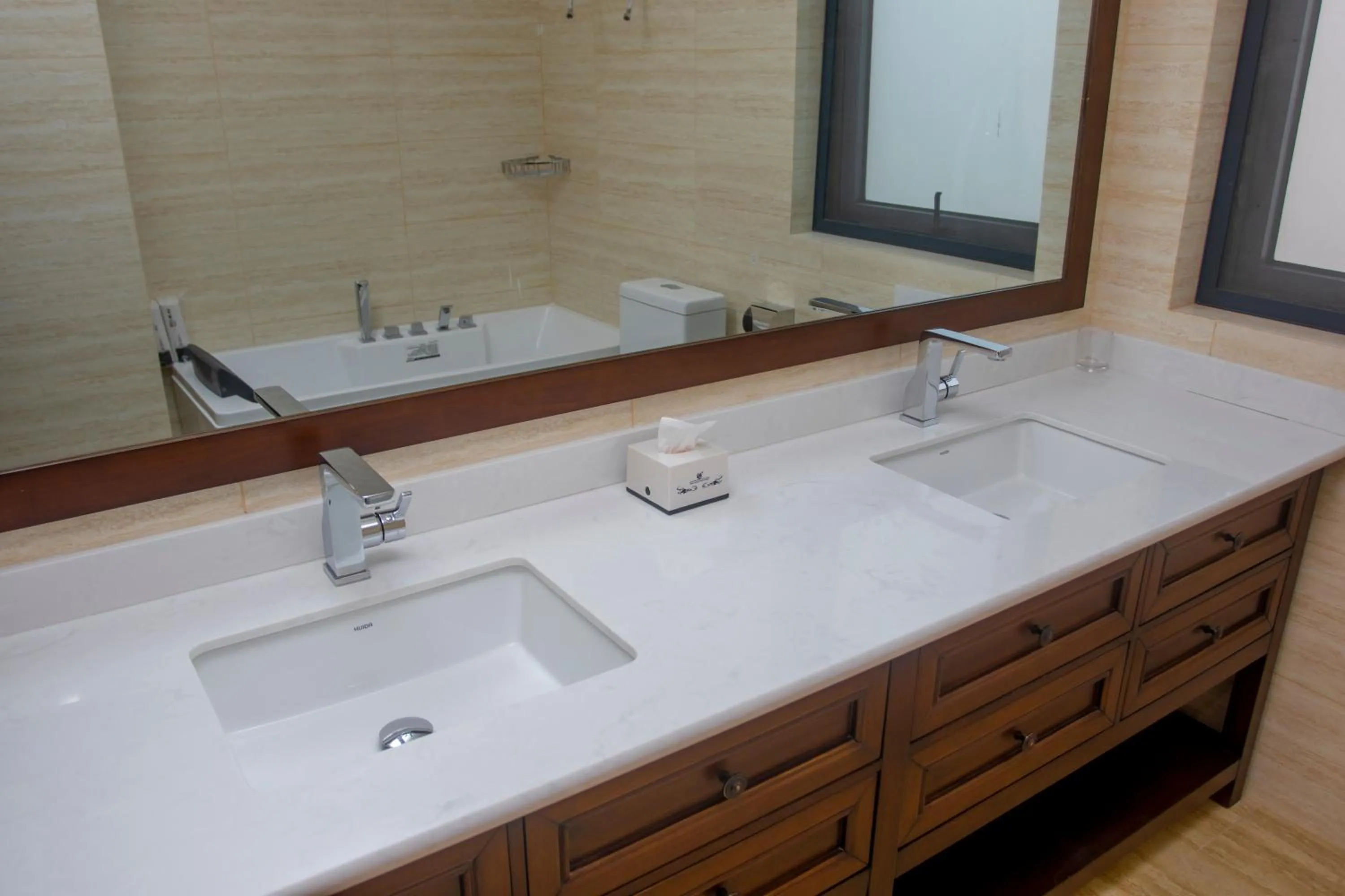 Bathroom in Lark Hotel