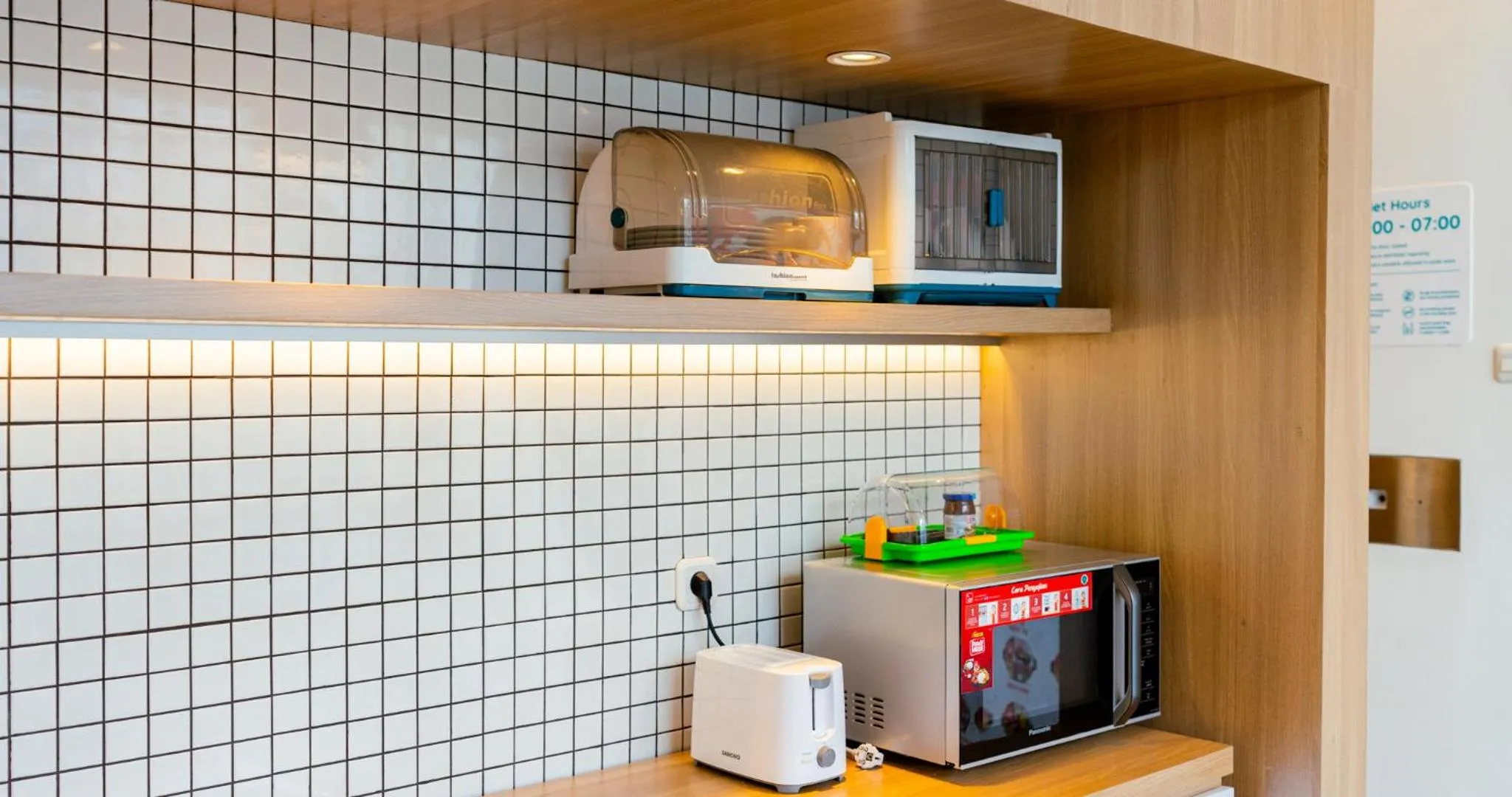 Communal kitchen in Bobopod Airport CBC, Tangerang