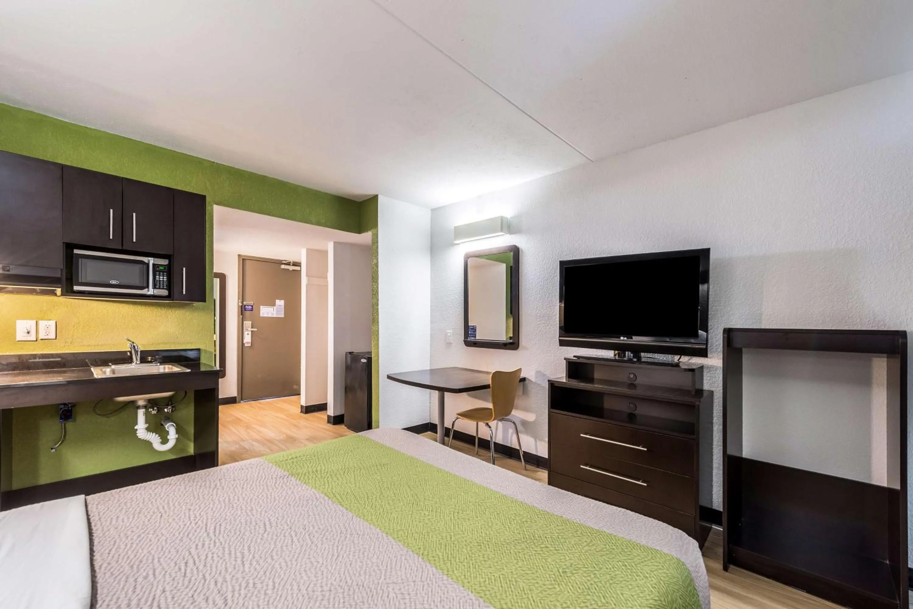 TV and multimedia, Bed in Studio 6-Indianapolis, IN