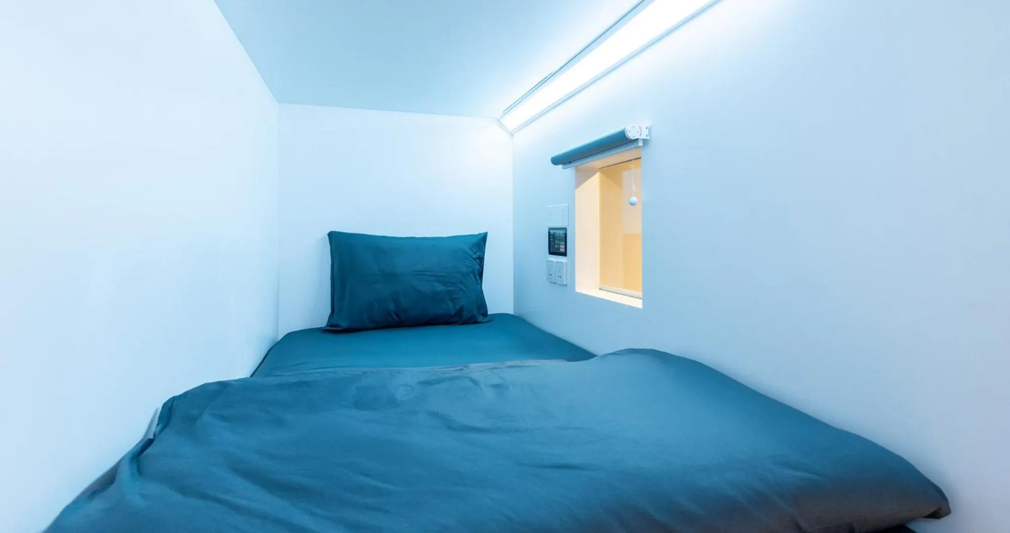 Bedroom, Bed in Bobopod Juanda, Jakarta