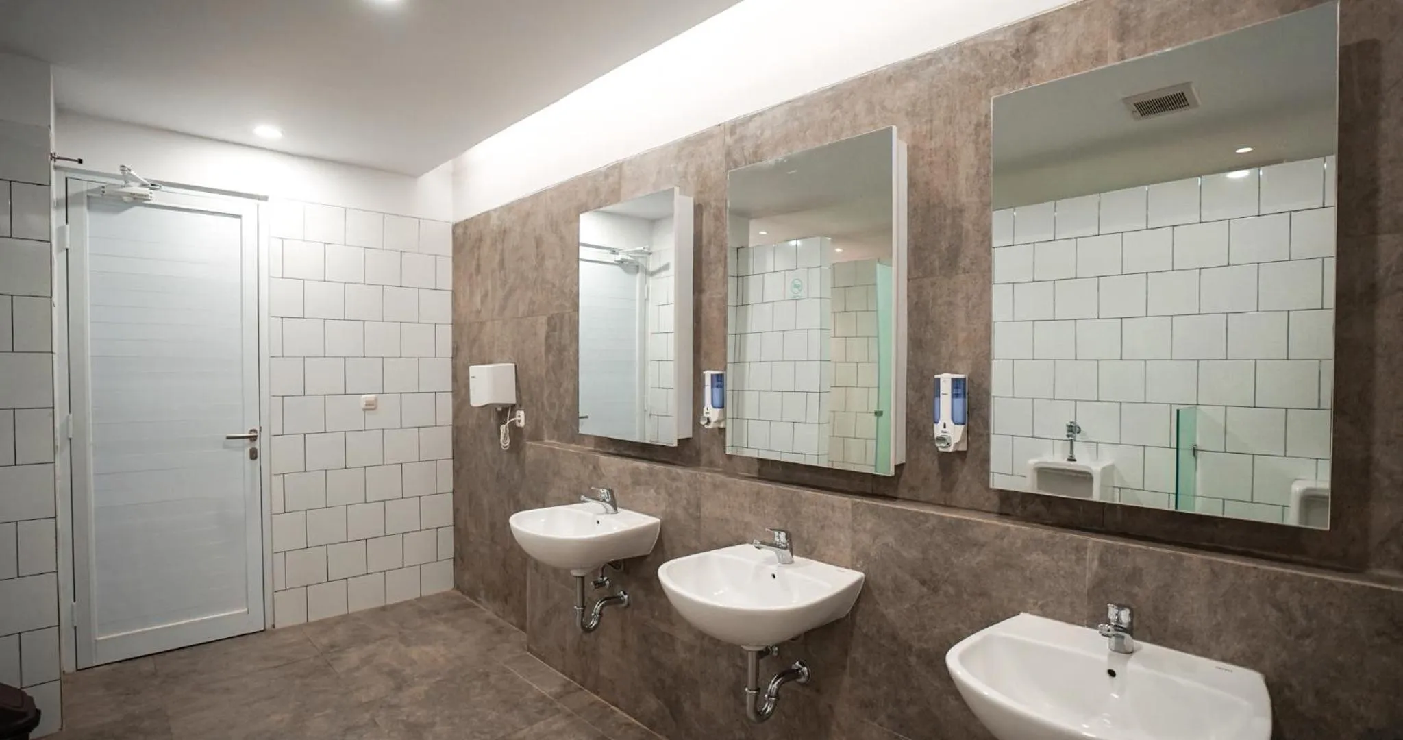 Bathroom in Bobopod Juanda, Jakarta