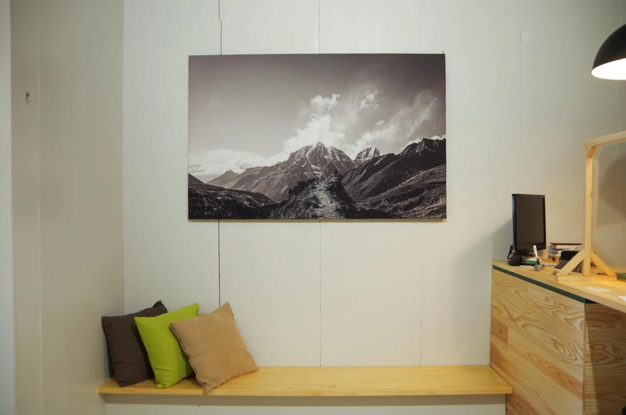 Travelers' house ROOTs