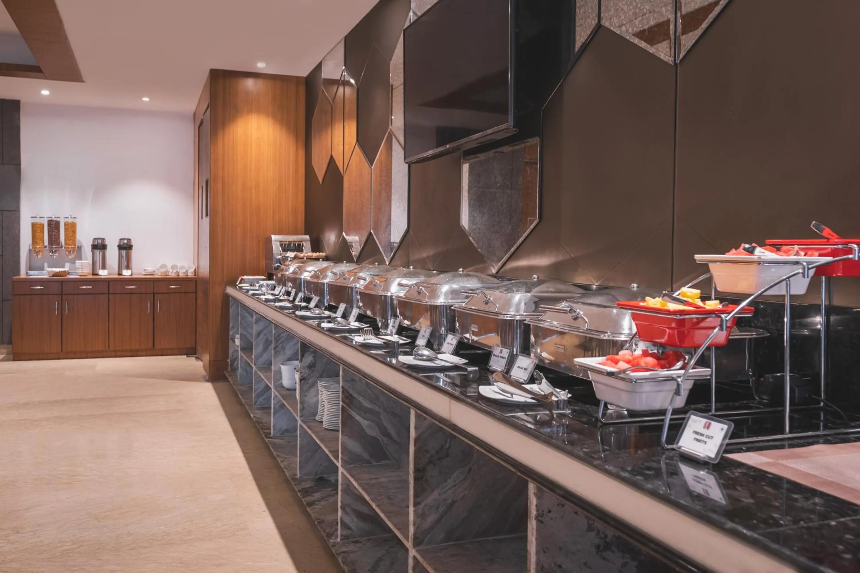 Restaurant/places to eat in Lords Inn Udaipur