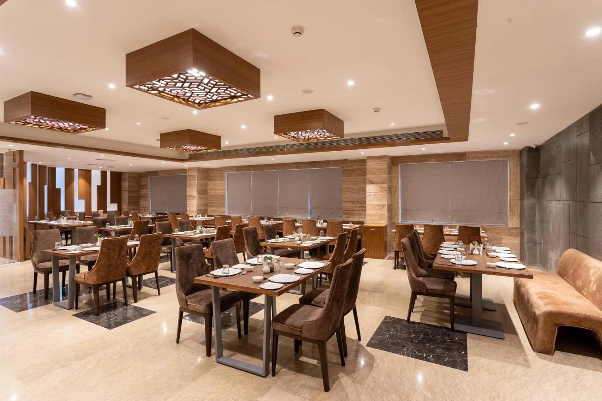 Restaurant/places to eat in Lords Inn Udaipur