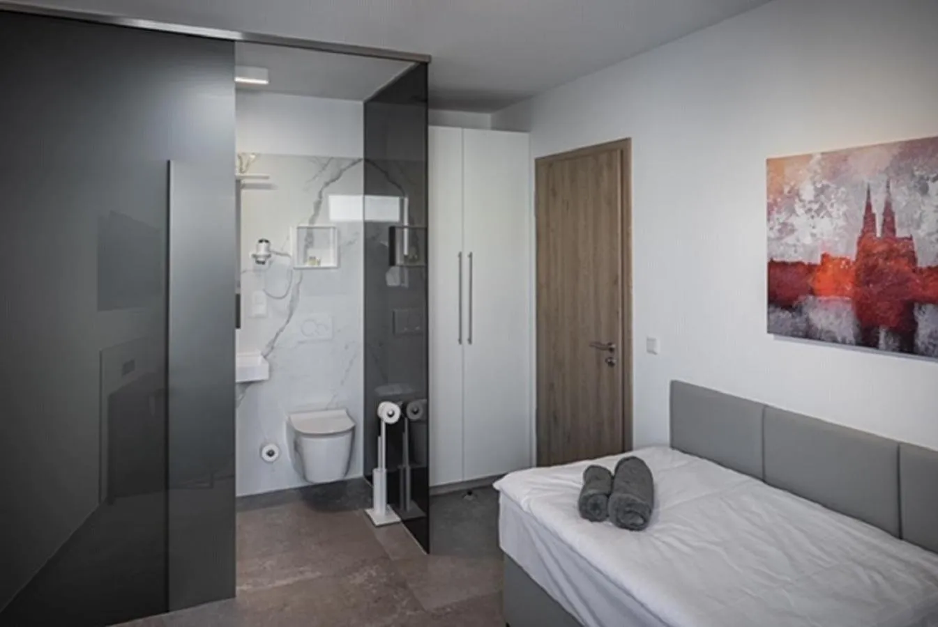 Photo of the whole room, Bed in Home & Work