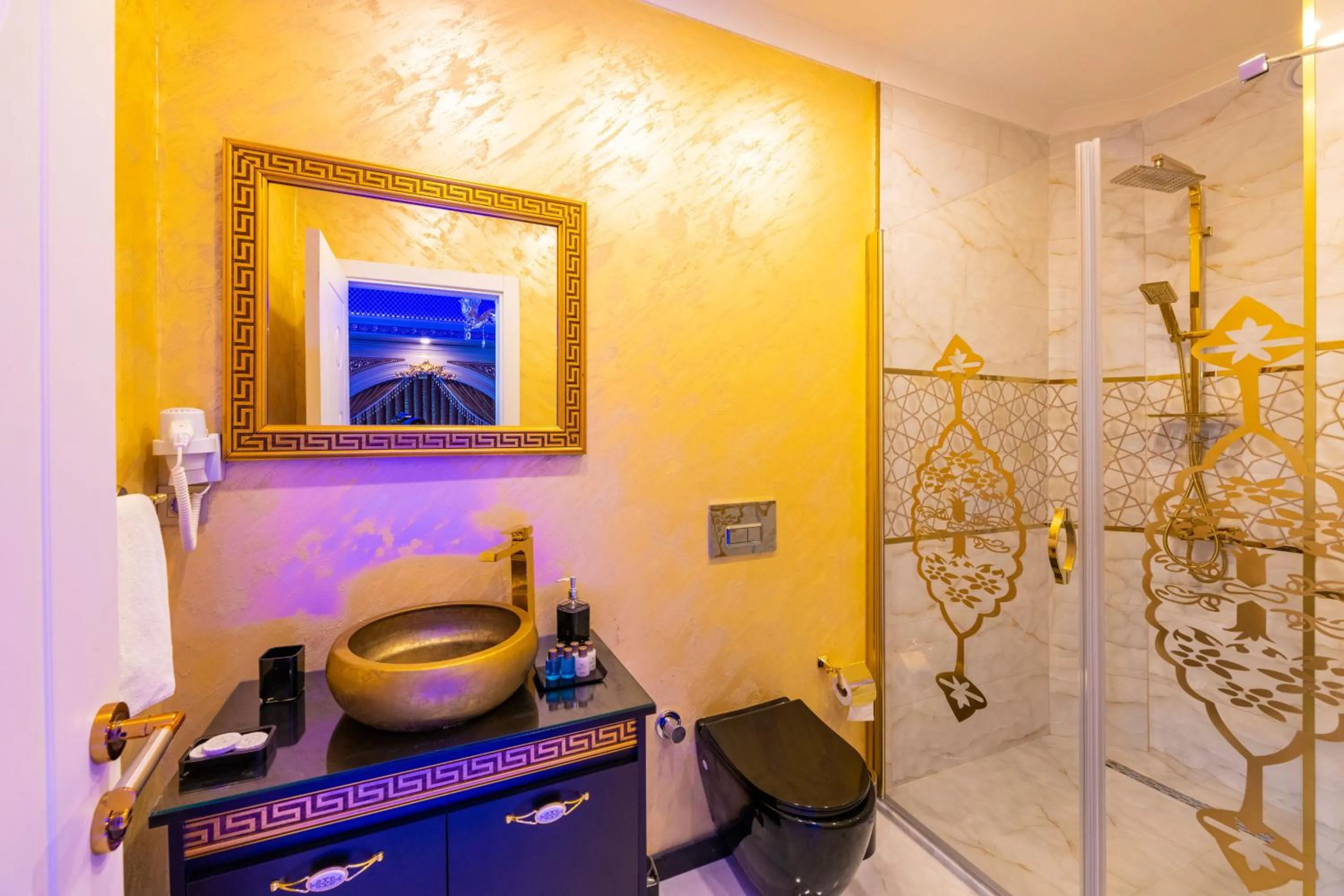 Bathroom in Istanbul Taksim Residence Hotel By MESUT
