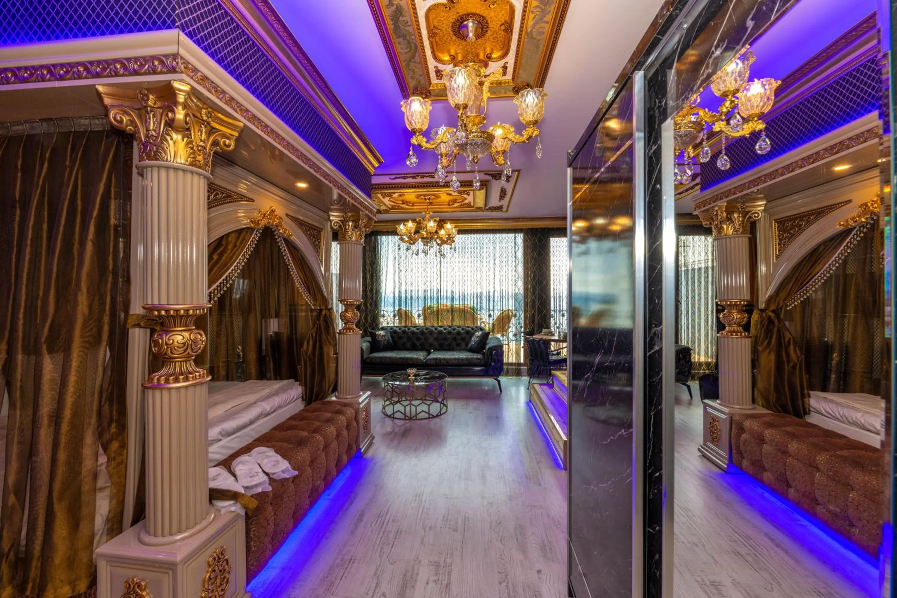 Photo of the whole room in Istanbul Taksim Residence Hotel By MESUT