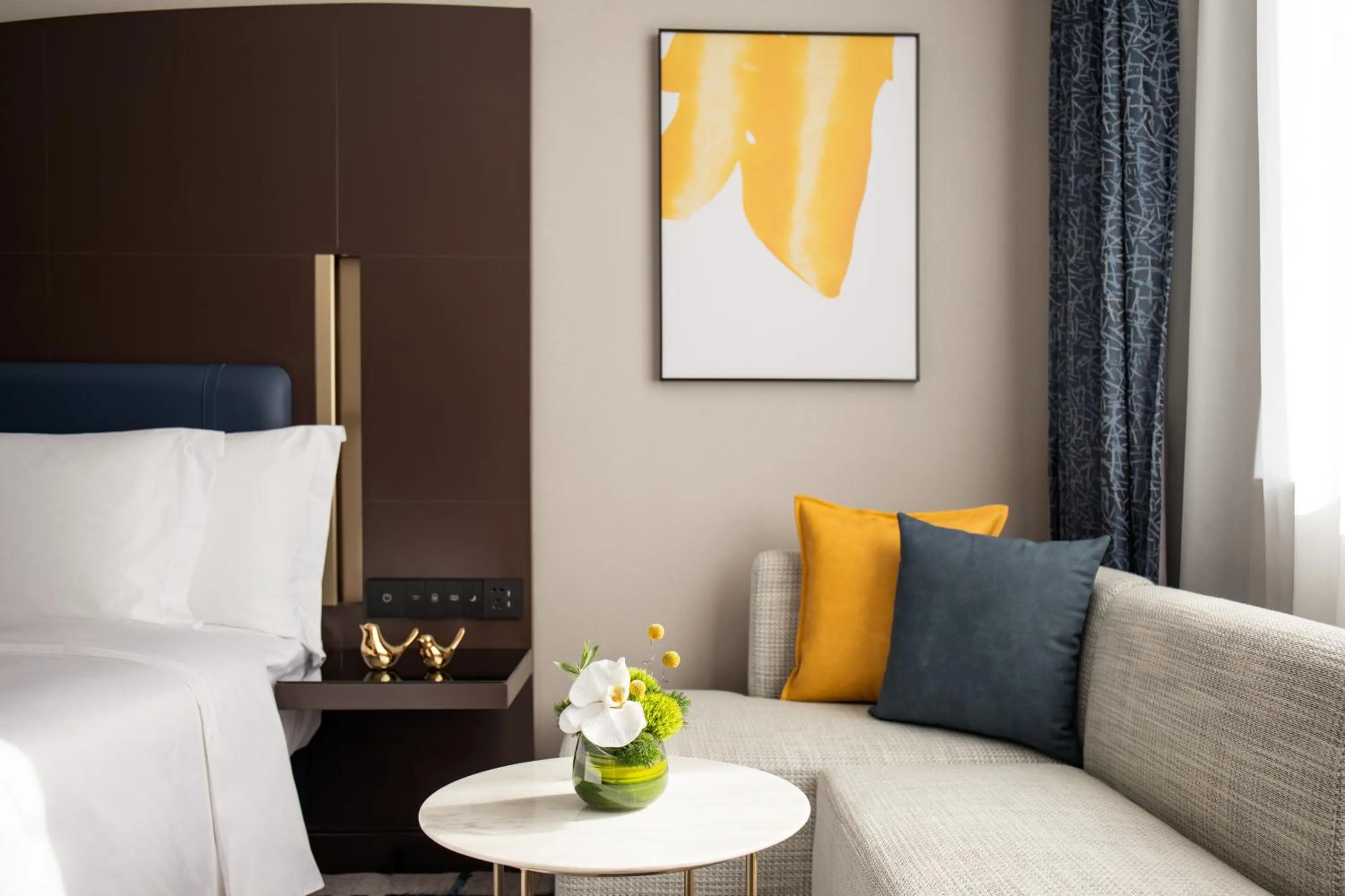 Bed in voco Wuhan Xinhua by IHG