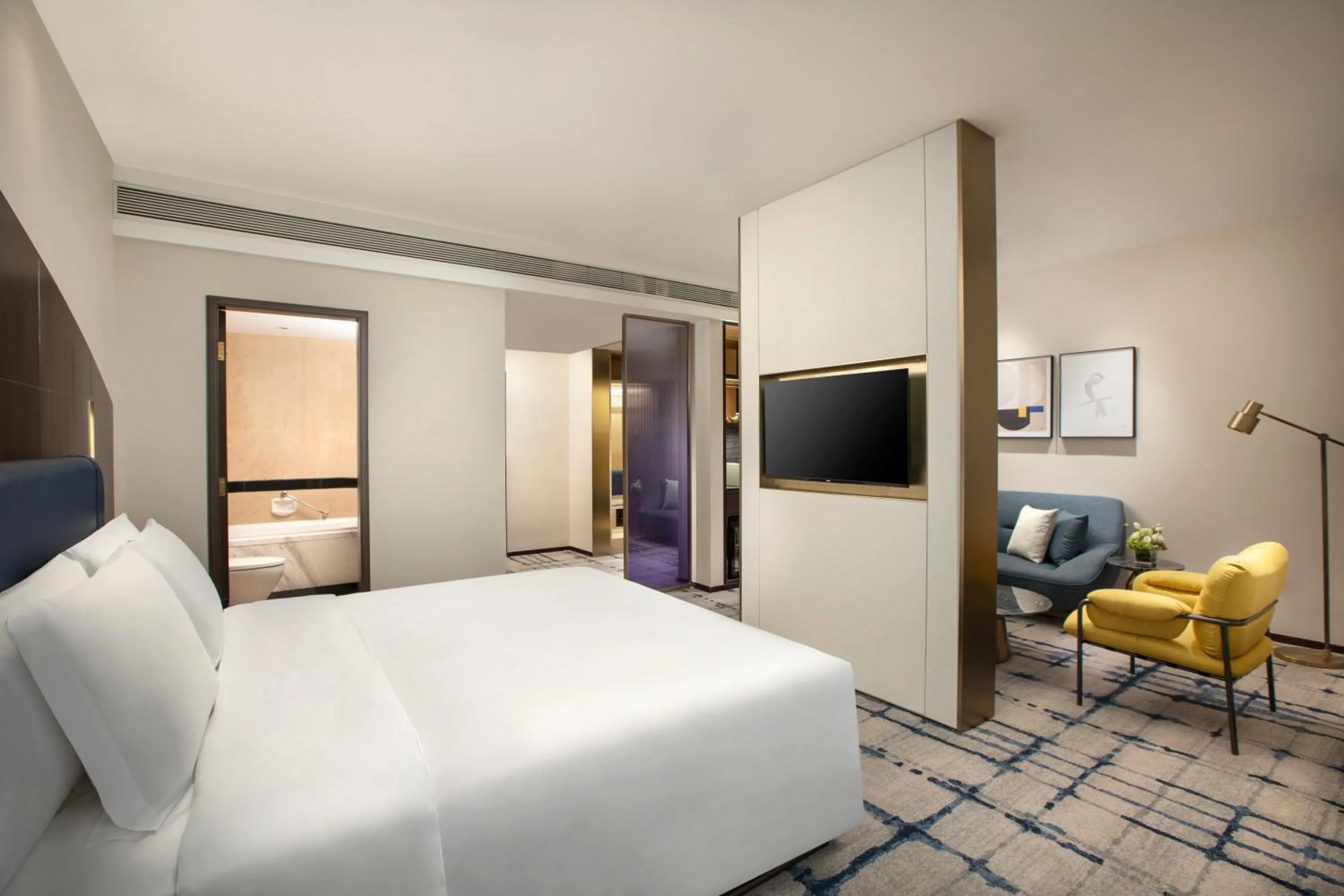 Bed in voco Wuhan Xinhua by IHG