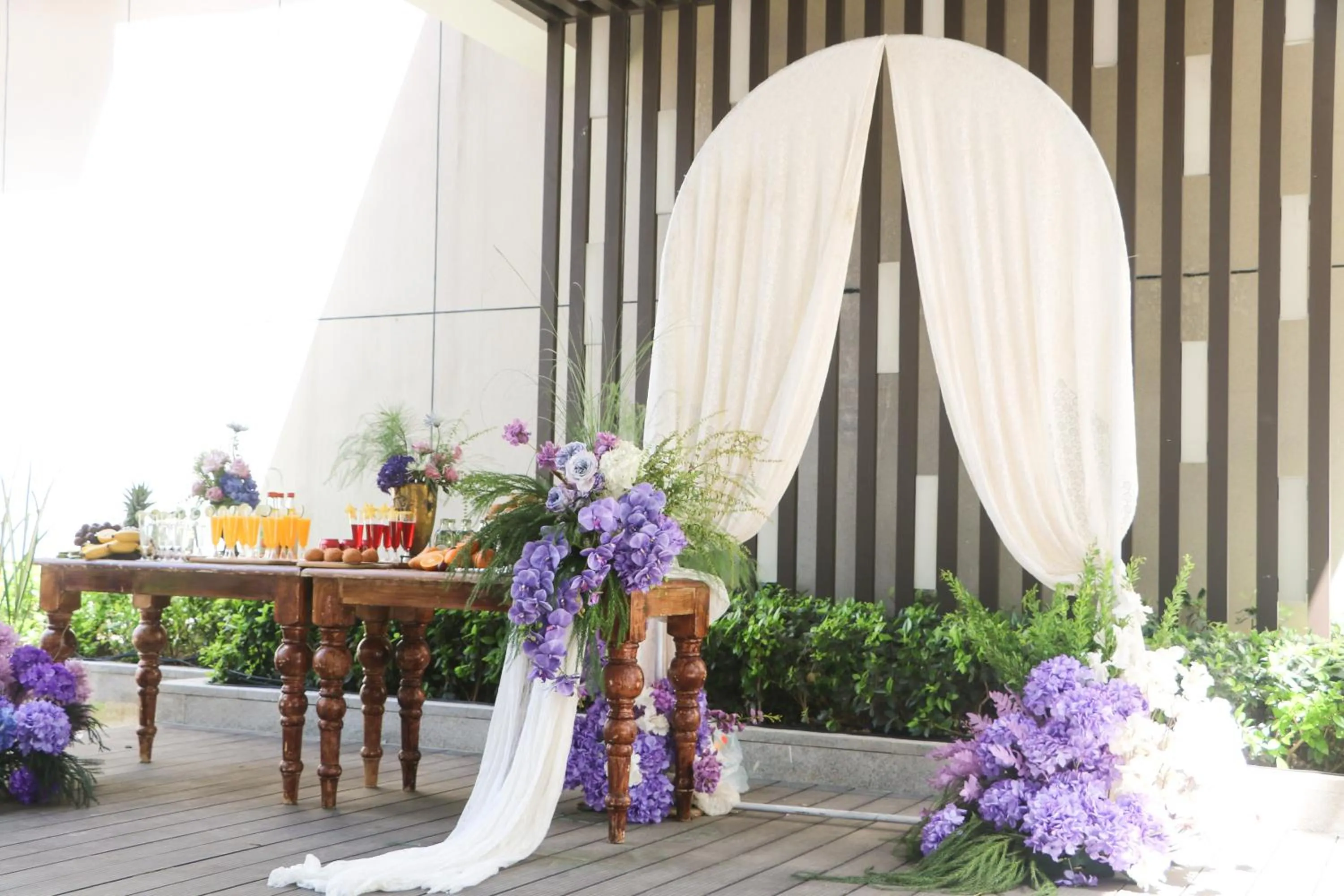 Garden in voco Wuhan Xinhua by IHG